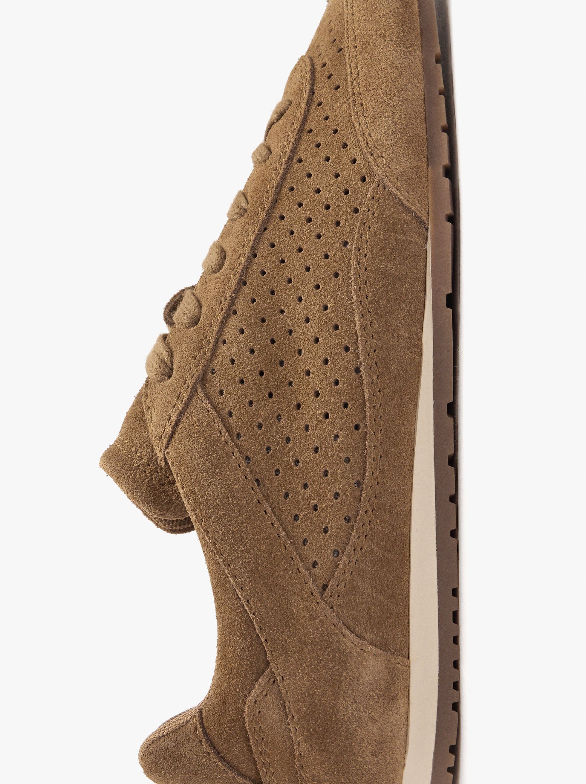 Zapatillas De Piel Monocromáticas