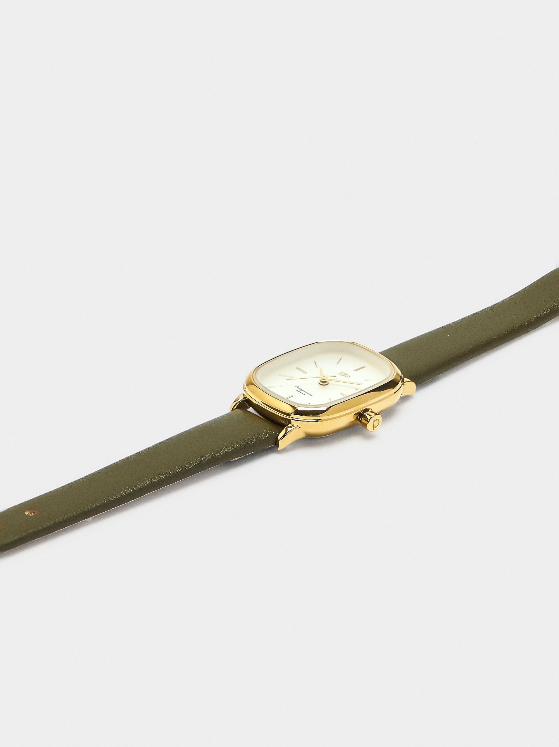 Reloj Rectangular Con Pulsera Efecto Piel