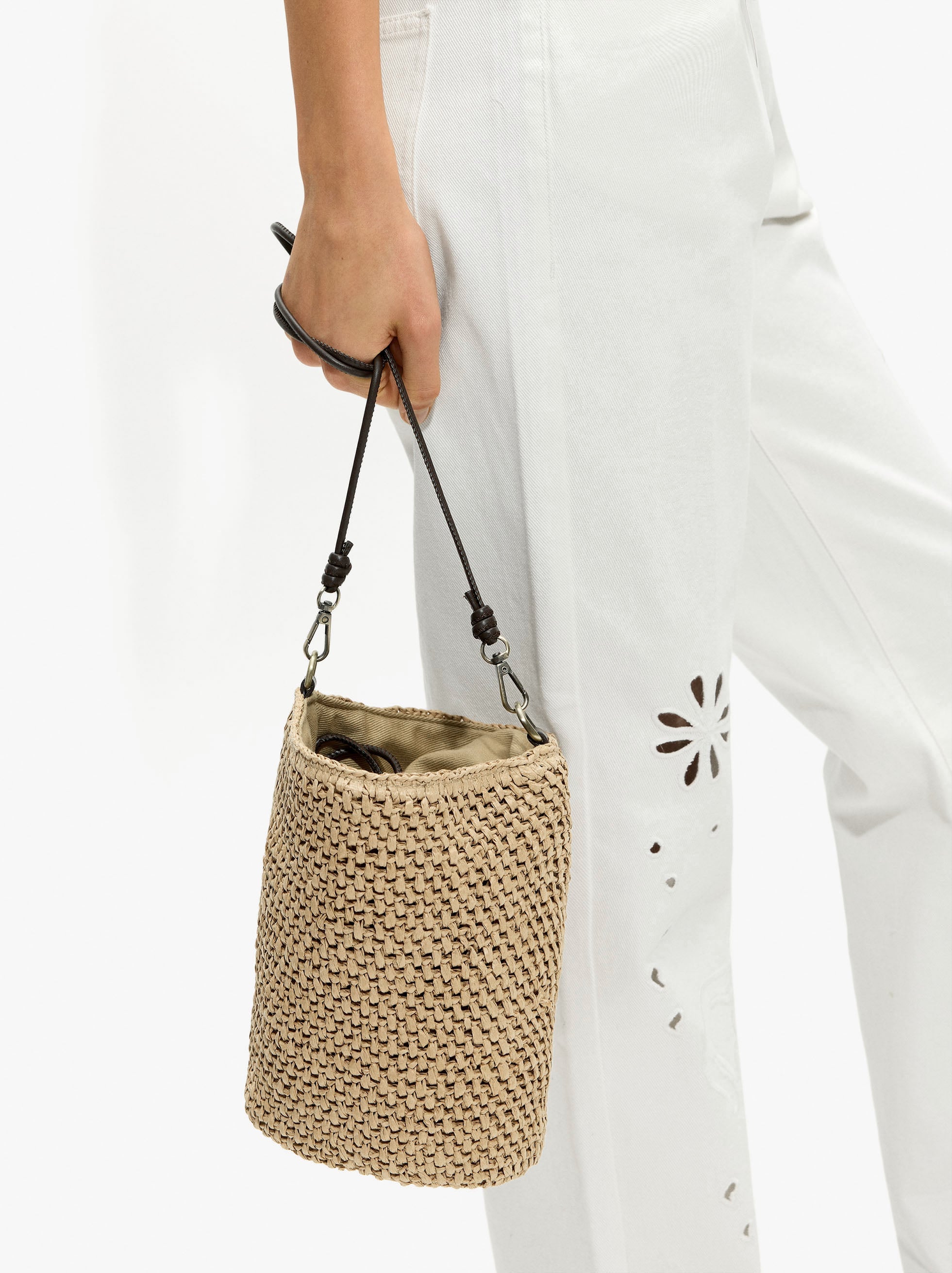 Bolso Bandolera Efecto Rafia Con Asa Versátil