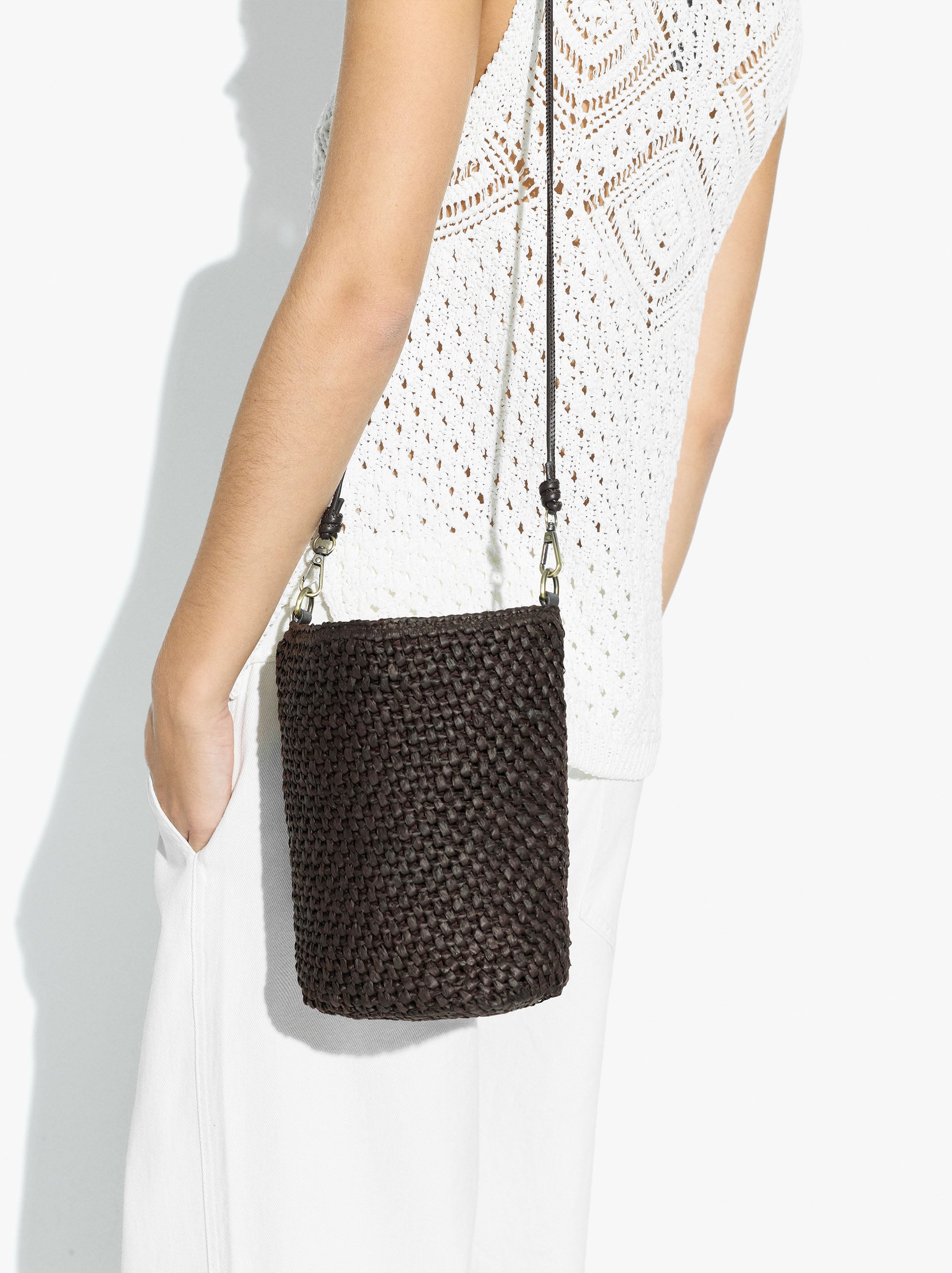 Bolso Bandolera Efecto Rafia Con Asa Versátil