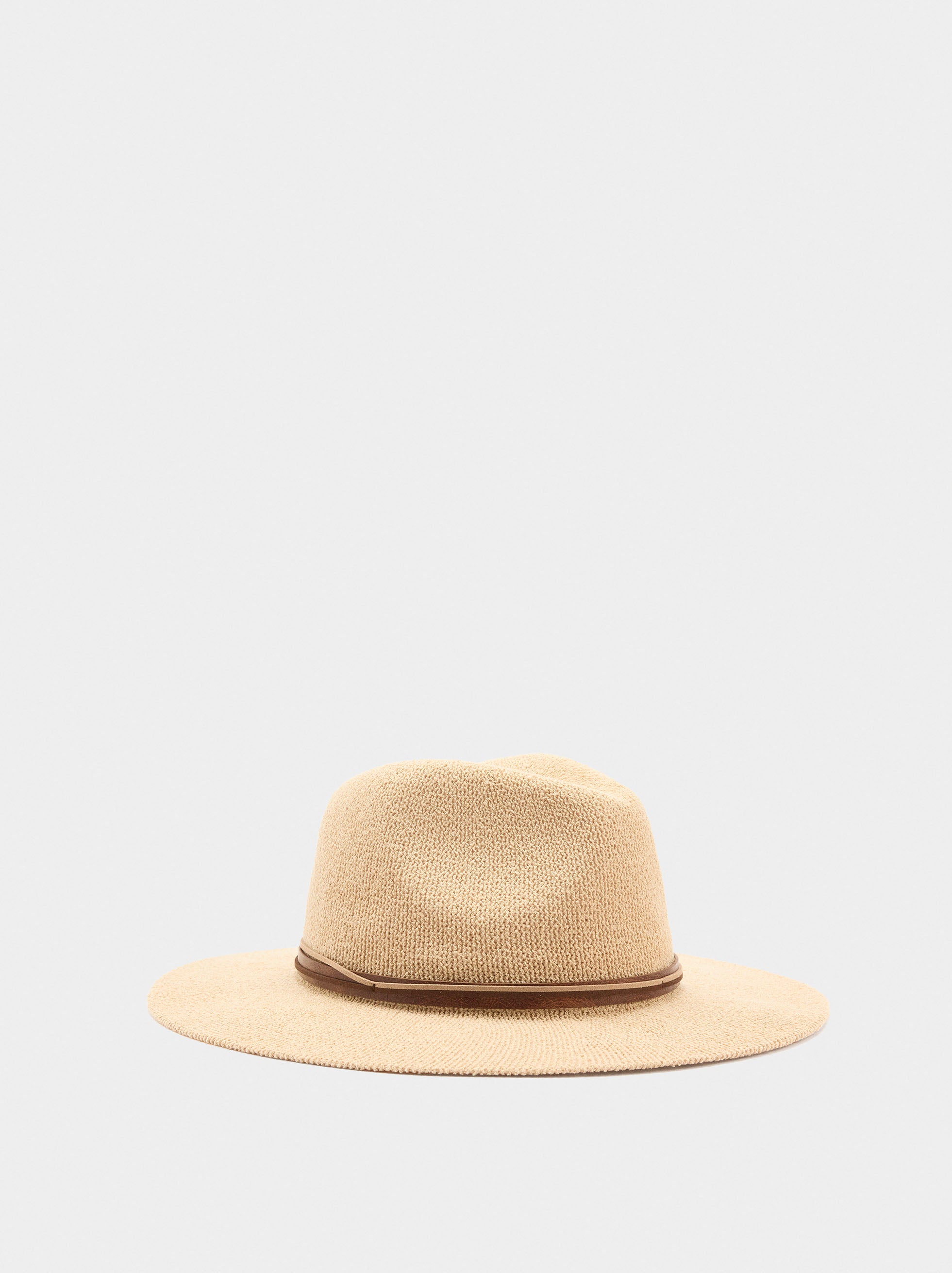 Sombrero De Punto Con Cintos Efecto Piel