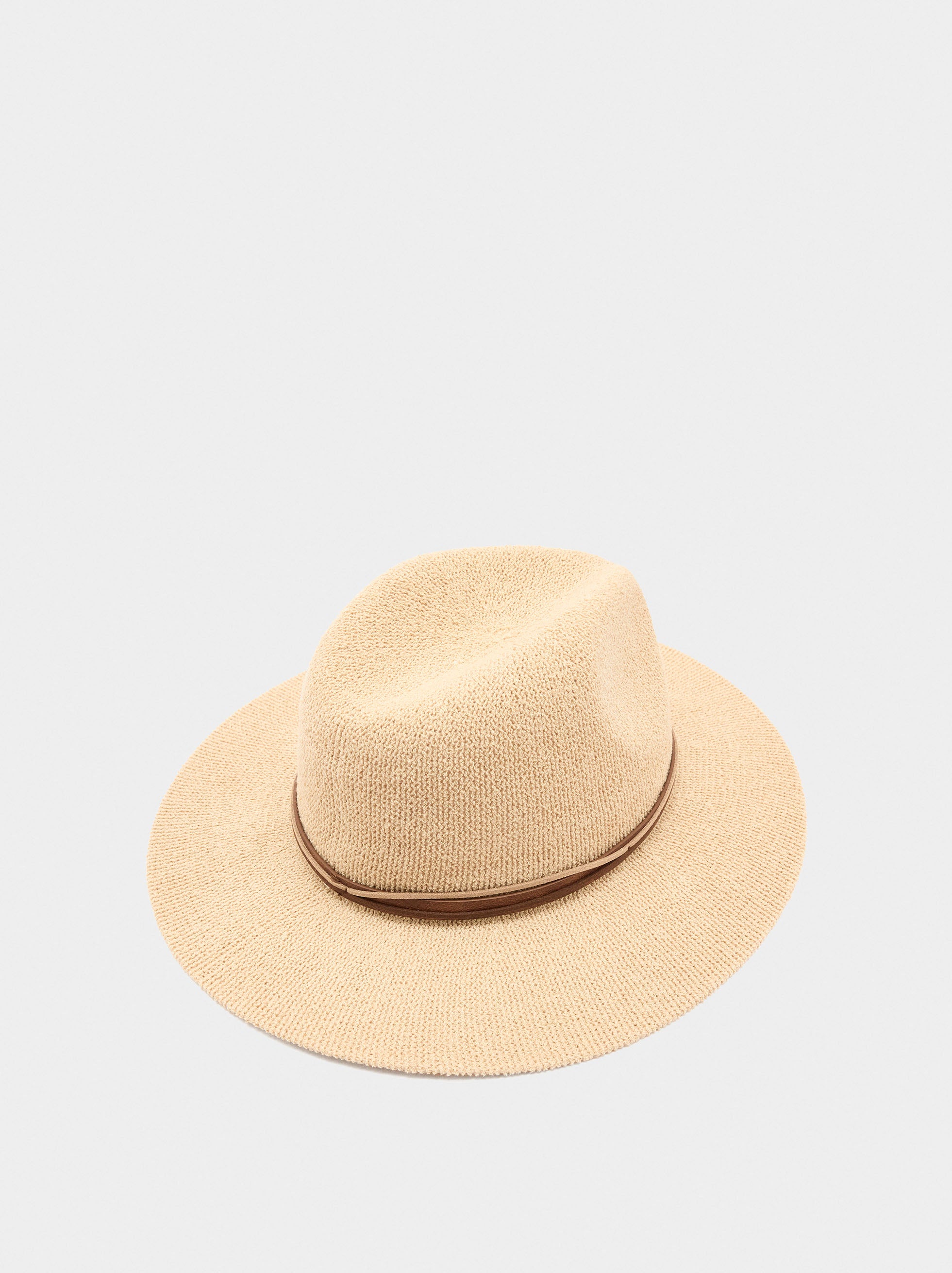 Sombrero De Punto Con Cintos Efecto Piel