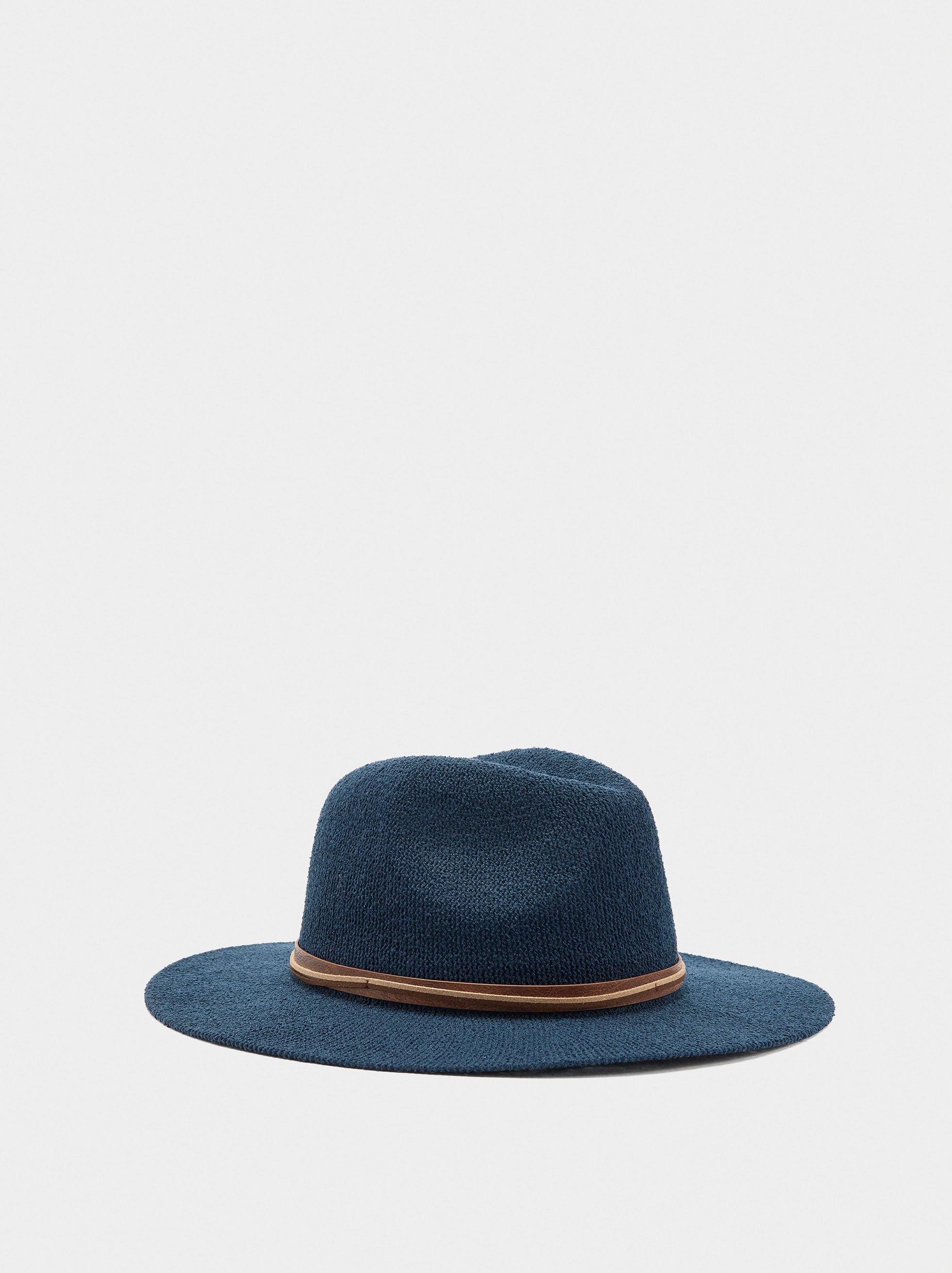Sombrero De Punto Con Cintos Efecto Piel