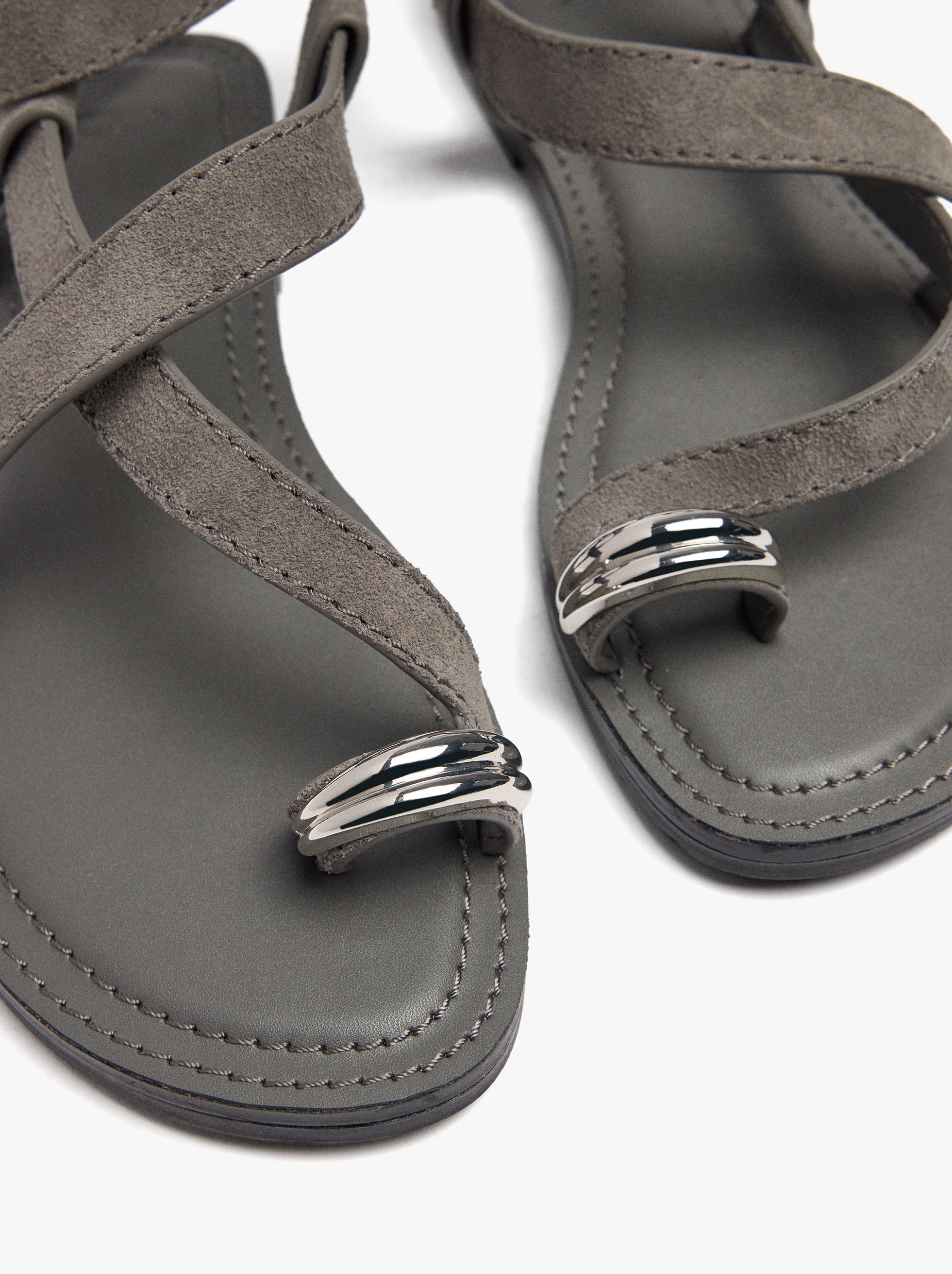 Sandalias De Piel Cruzadas Detalle Metálico