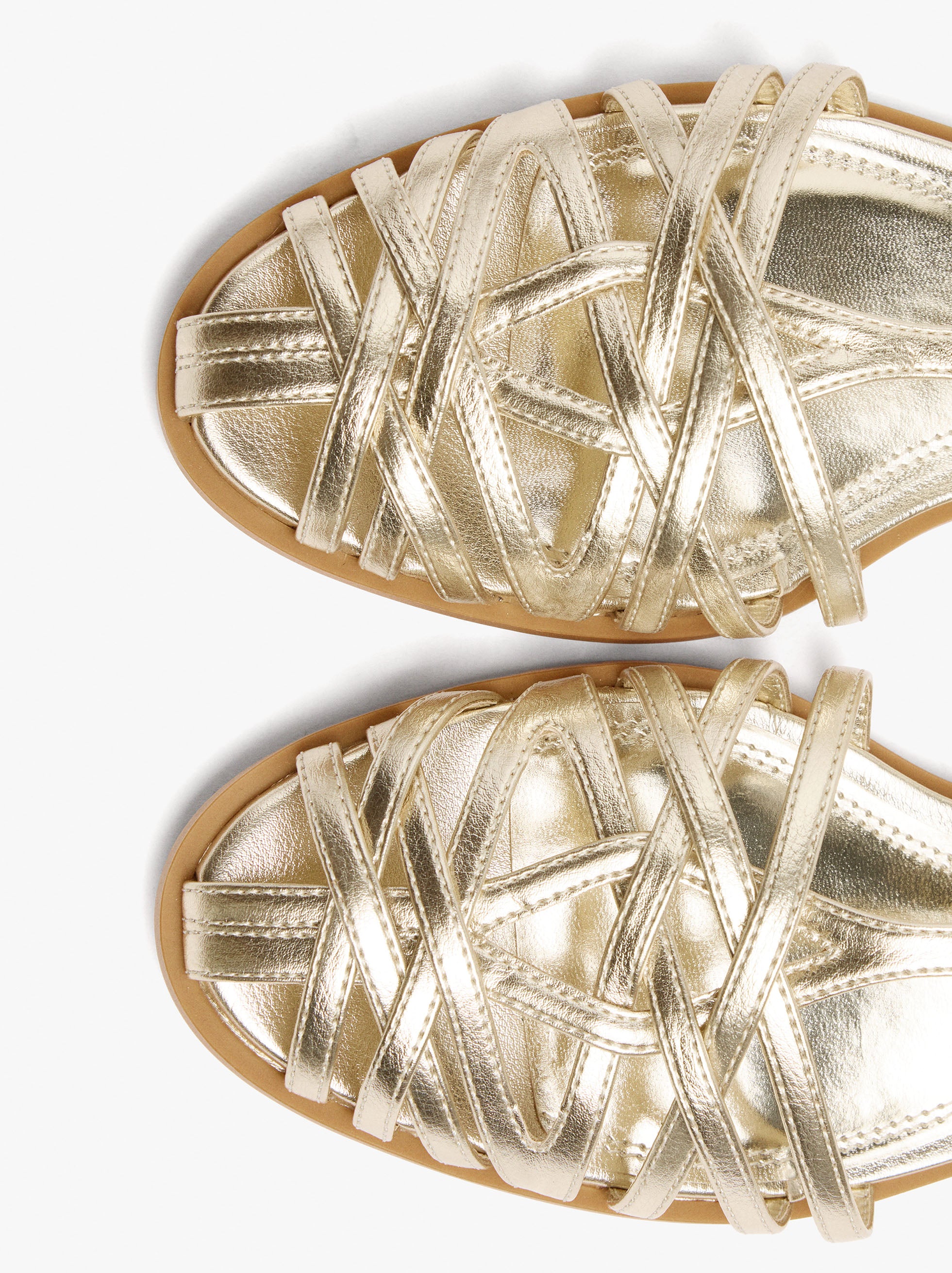 Sandalias Planas Con Tiras Entrelazadas