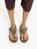 Sandalias Planas De Piel Con Detalle Metálico Y Hebilla