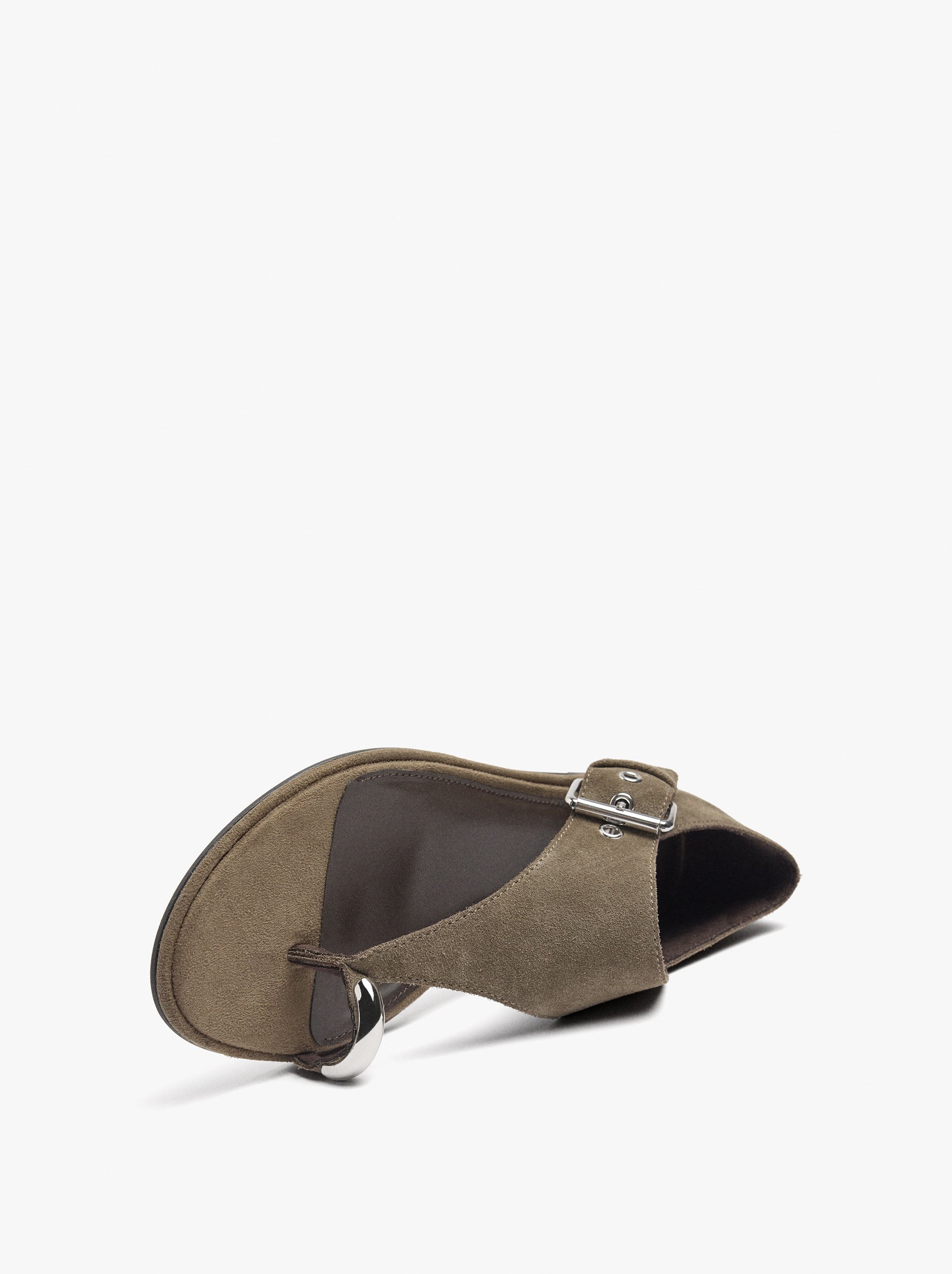 Sandalias Planas De Piel Con Detalle Metálico Y Hebilla