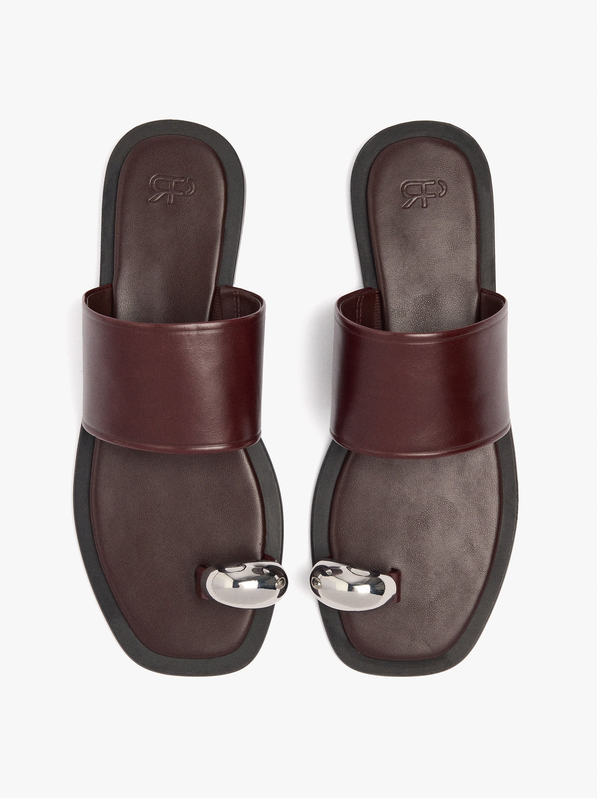 Sandalias De Piel Detalle Metálico