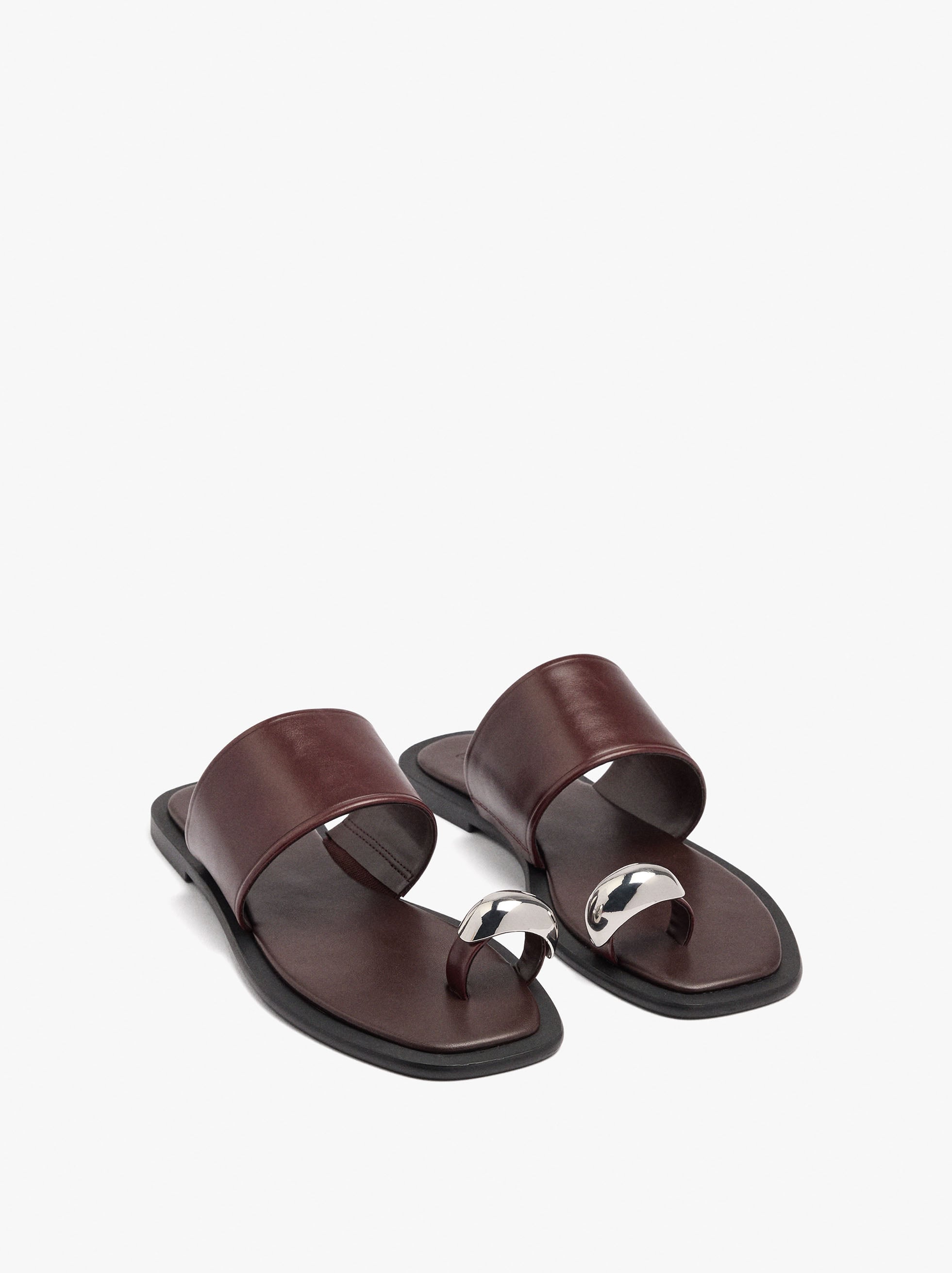 Sandalias De Piel Detalle Metálico