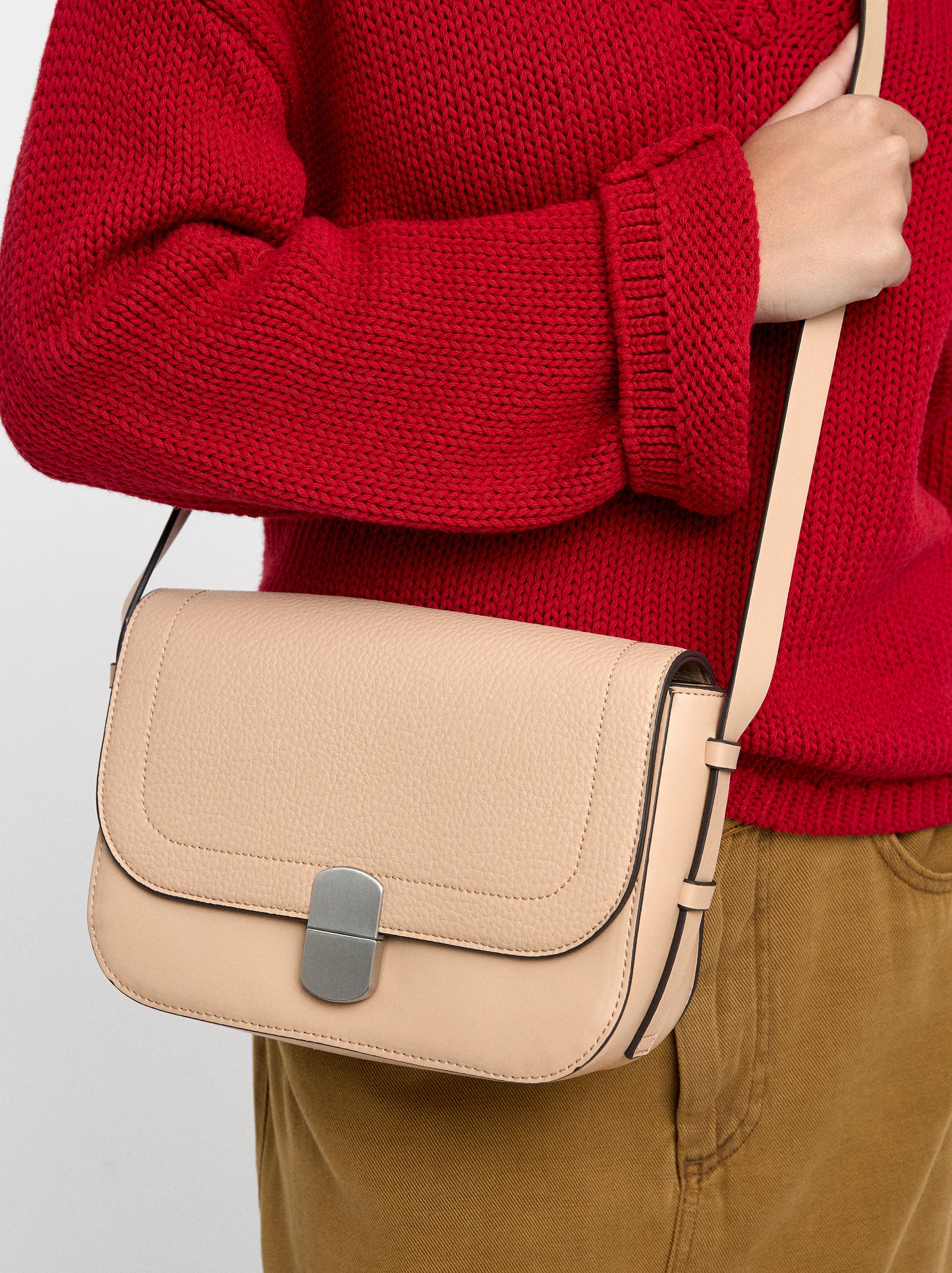 Bolso Bandolera Efecto Piel Con Solapa