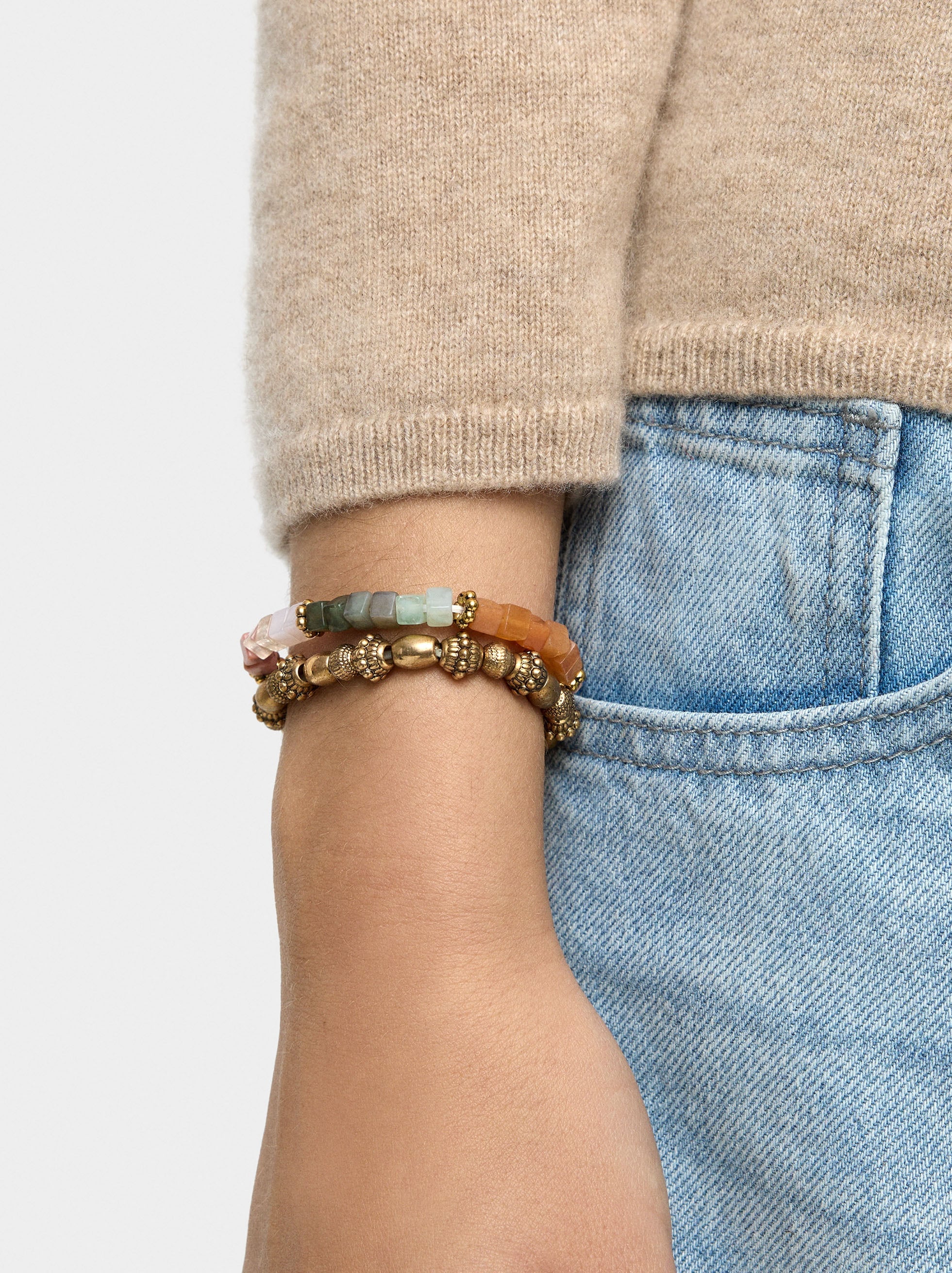 Set De Pulseras Con Piedras Multicolor