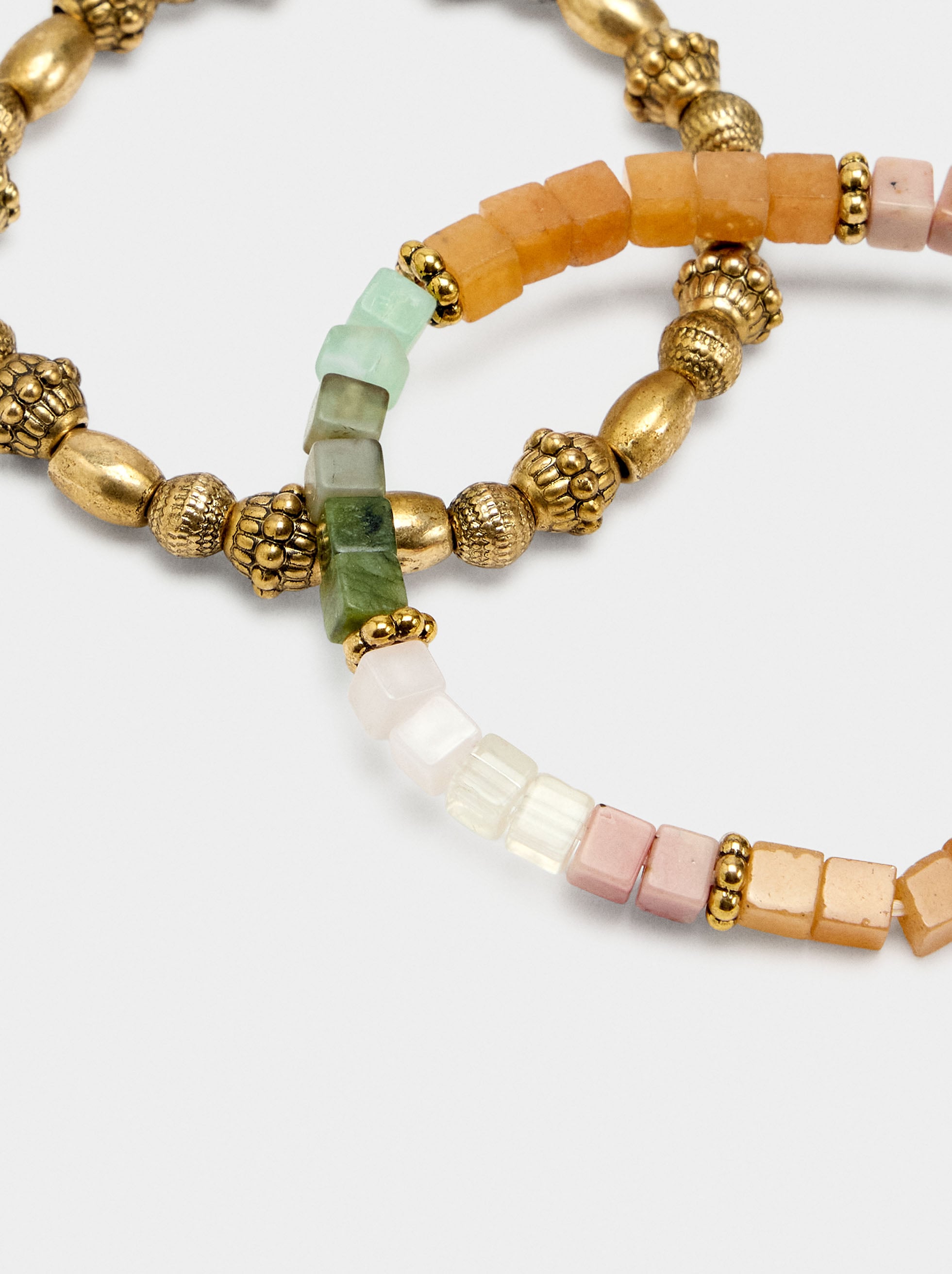 Set De Pulseras Con Piedras Multicolor