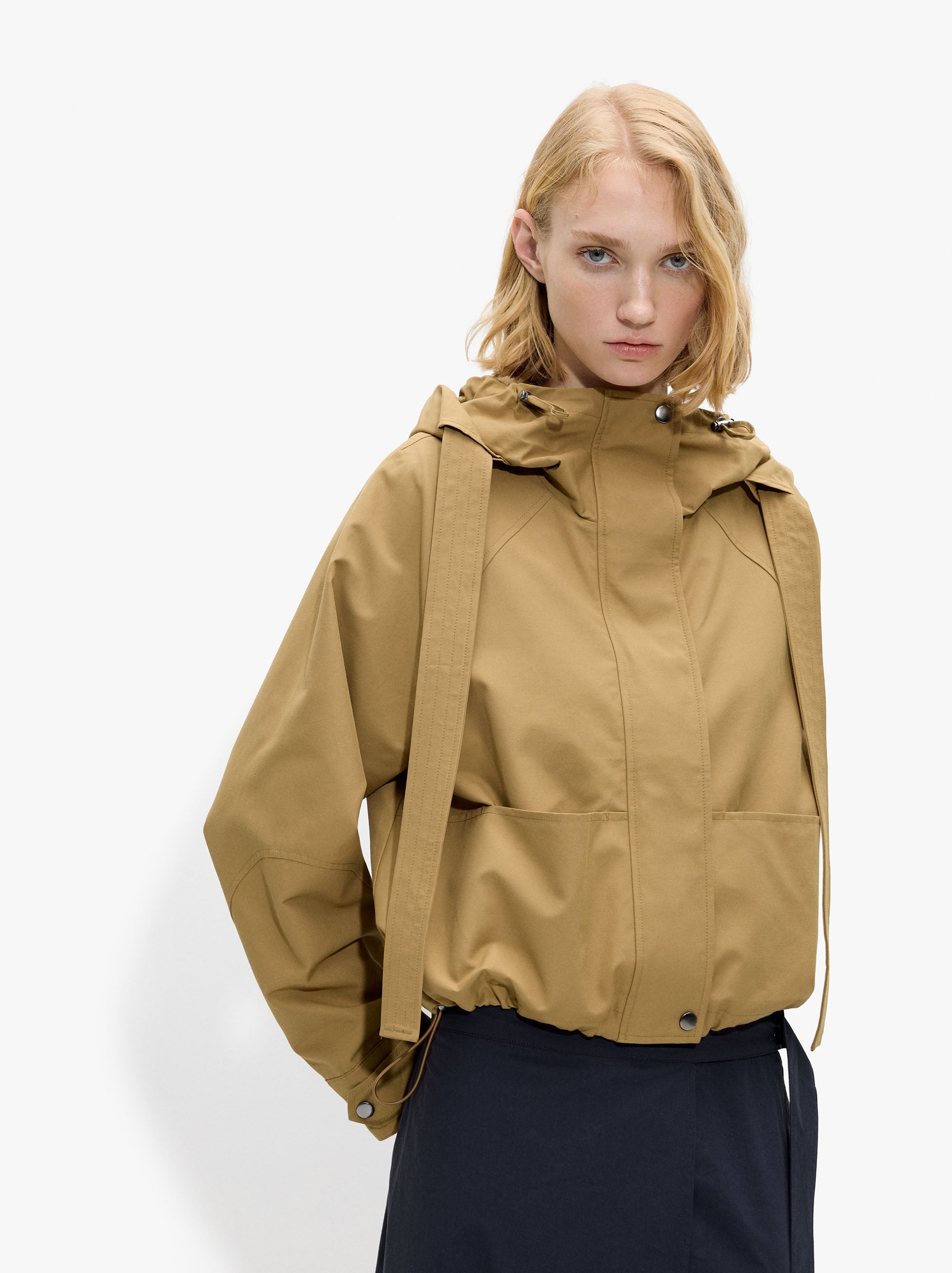 Chaqueta Con Capucha Water Repellent