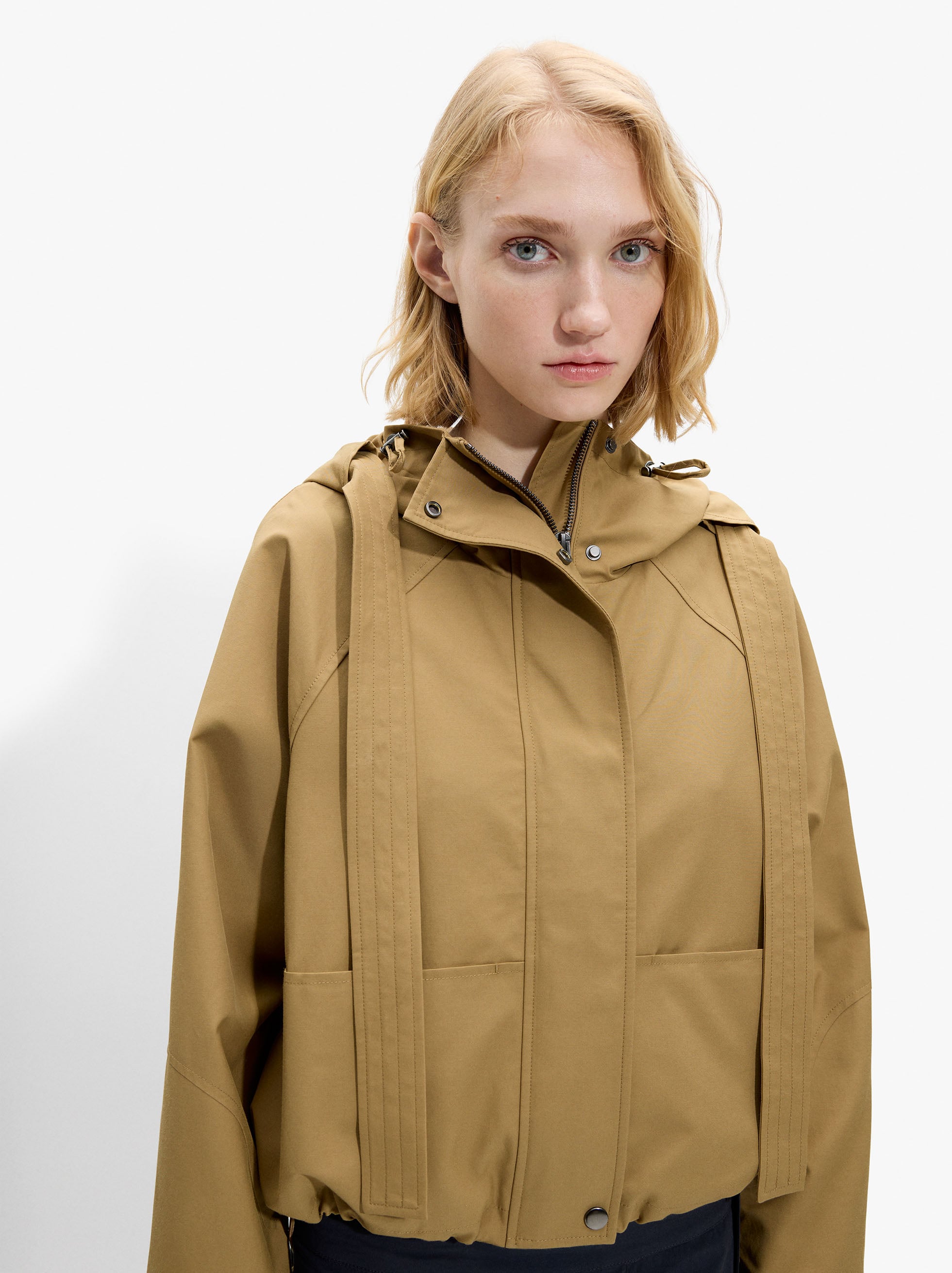Chaqueta Con Capucha Water Repellent
