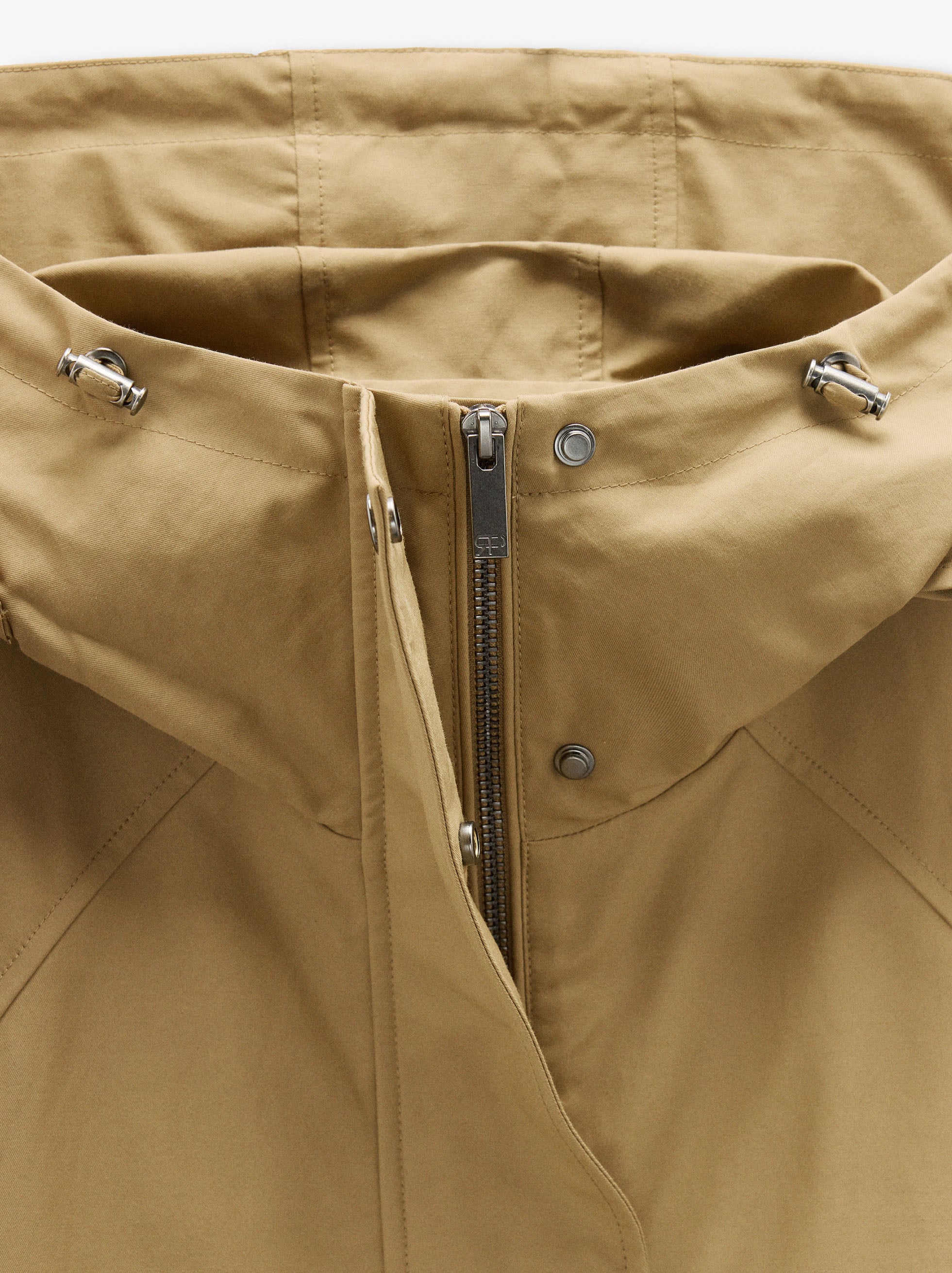 Chaqueta Con Capucha Water Repellent