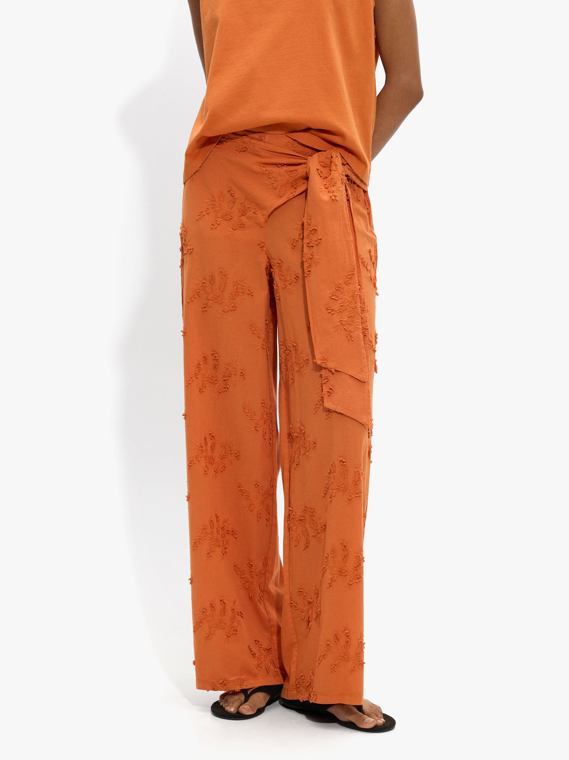 Pantalón Con Bordados 100% Algodón