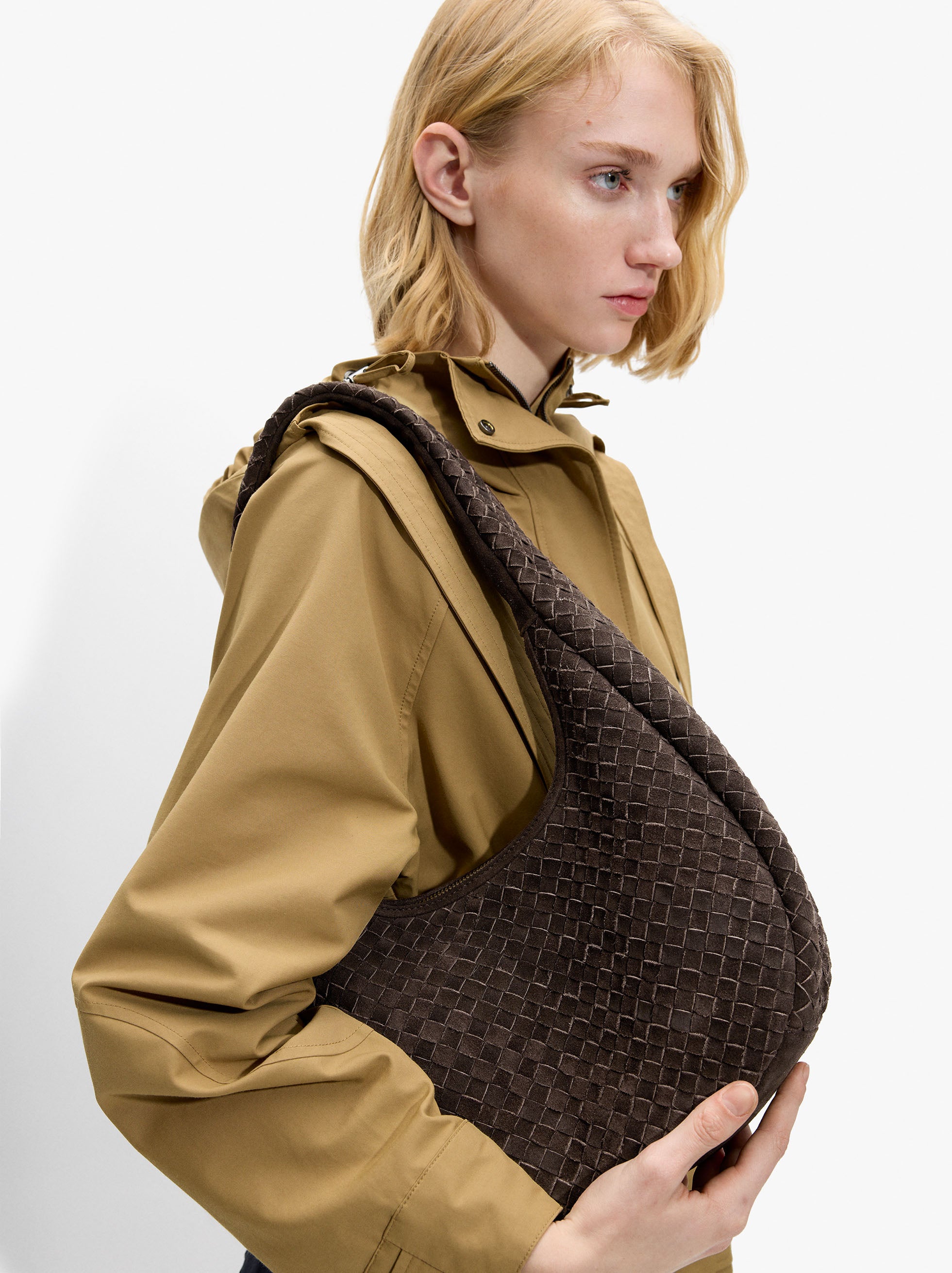 Bolso De Hombro Con Piel Trenzada