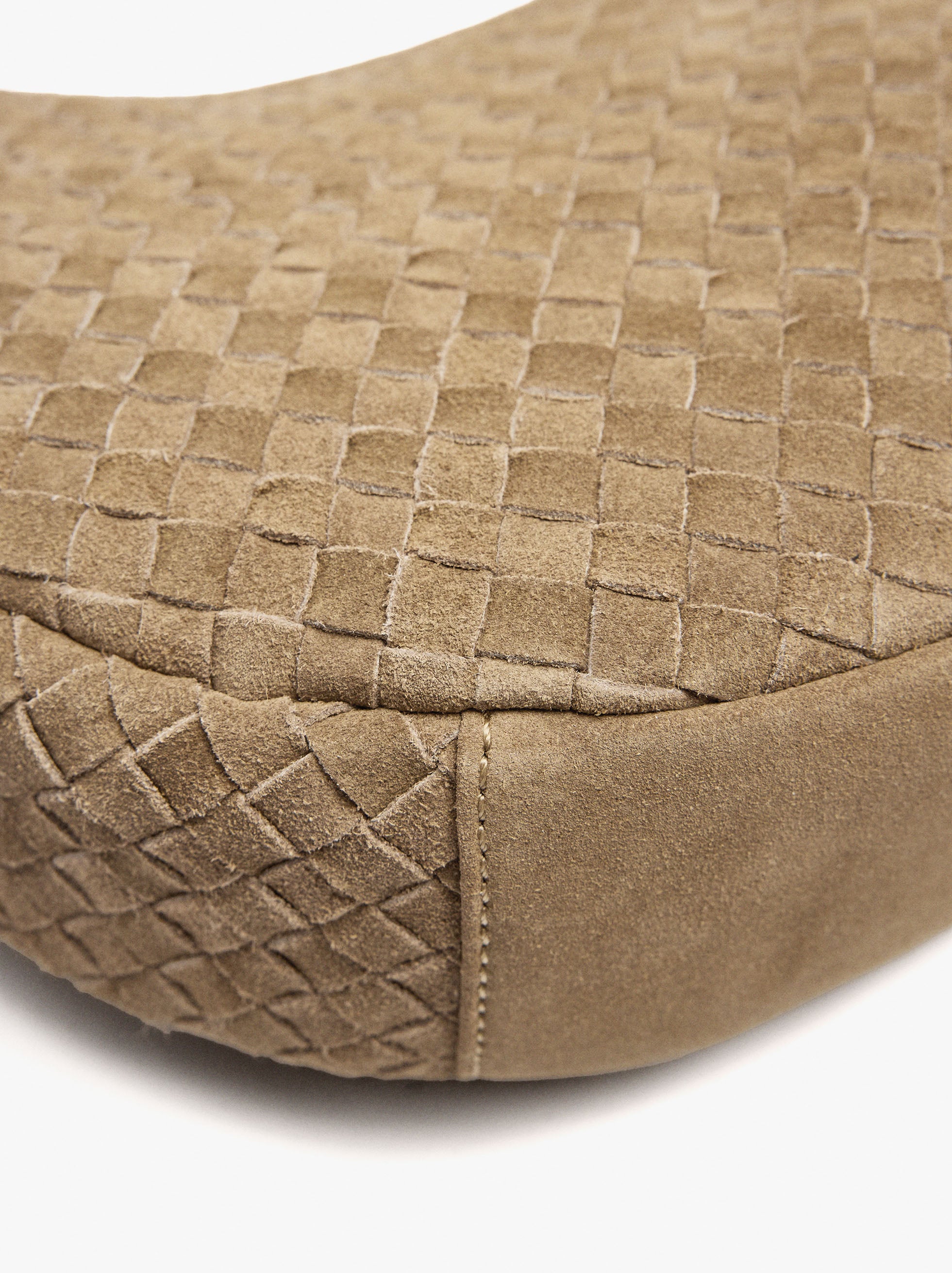 Bolso De Hombro Con Piel Trenzada