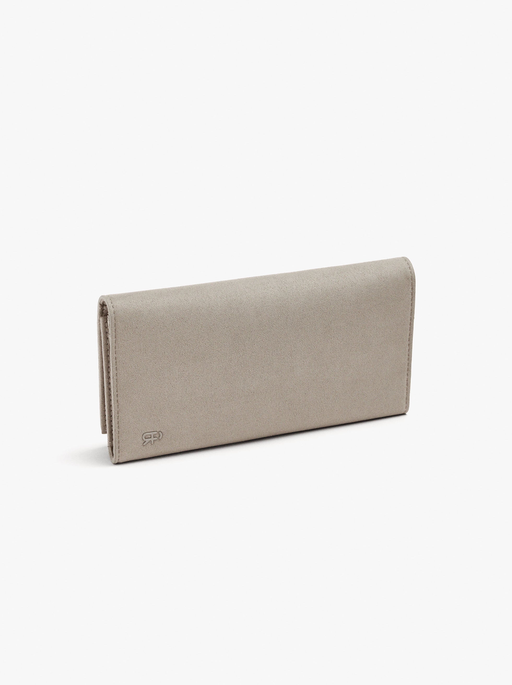 Cartera Con Tachuelas Efecto Piel