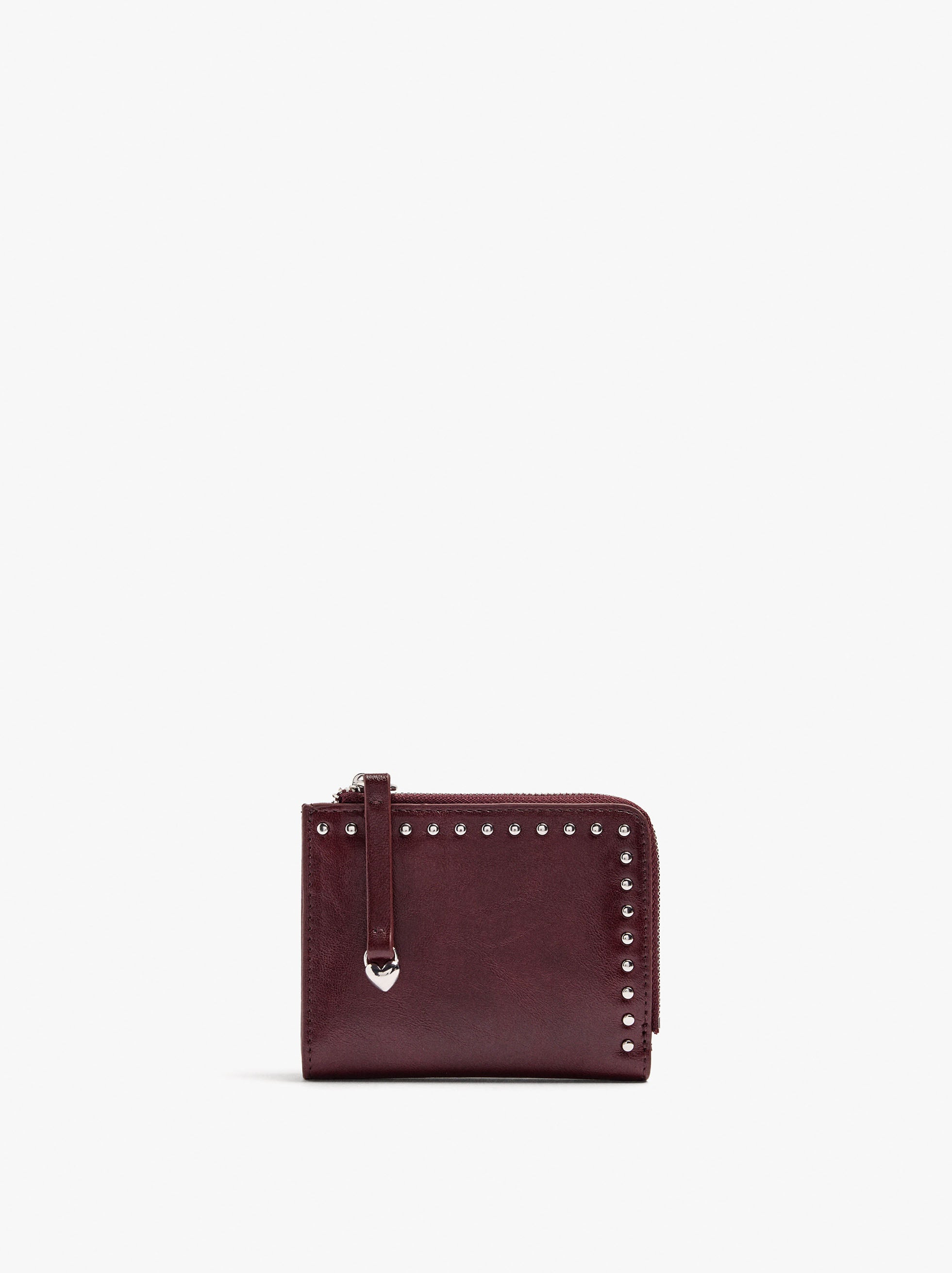 Cartera Con Tachuelas Detalle Corazón