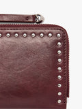 Cartera Con Tachuelas Detalle Corazón