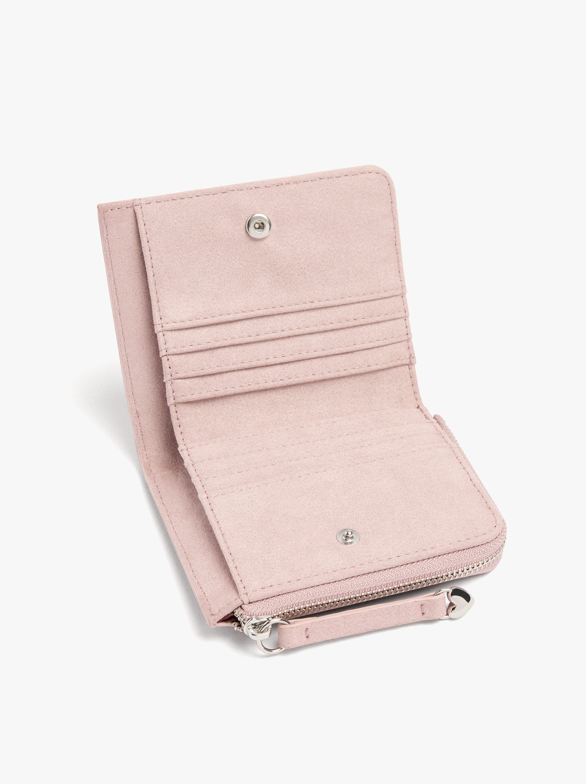 Cartera Con Tachuelas Detalle Corazón