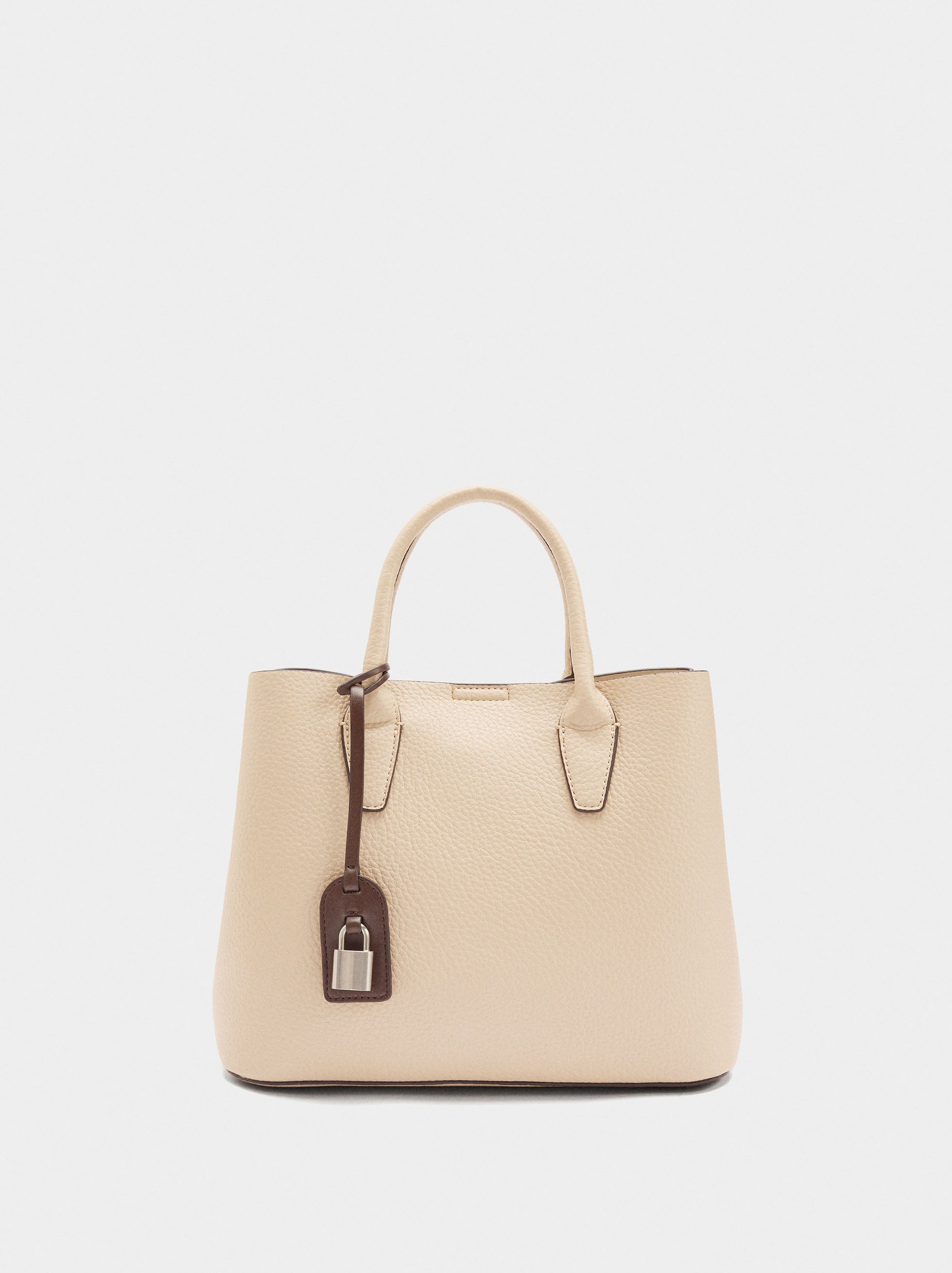 Bolso Tote Con Textura Y Colgante
