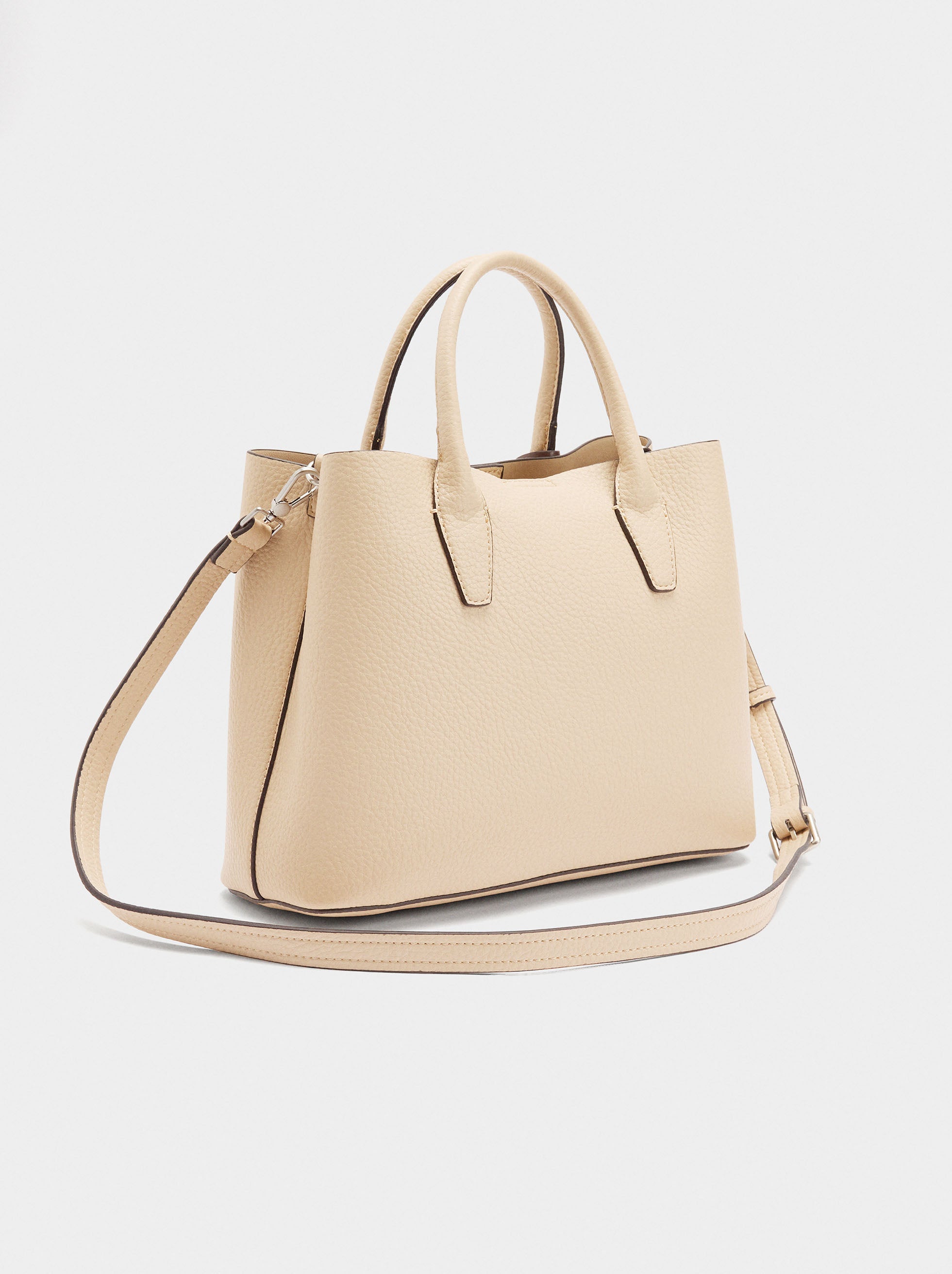 Bolso Tote Con Textura Y Colgante