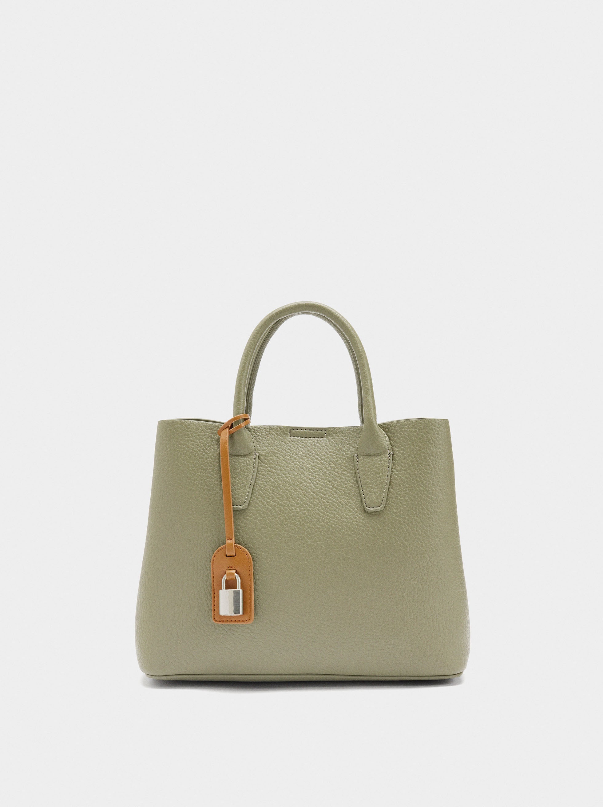 Bolso Tote Con Textura Y Colgante