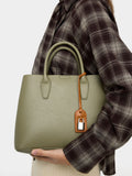 Bolso Tote Con Textura Y Colgante