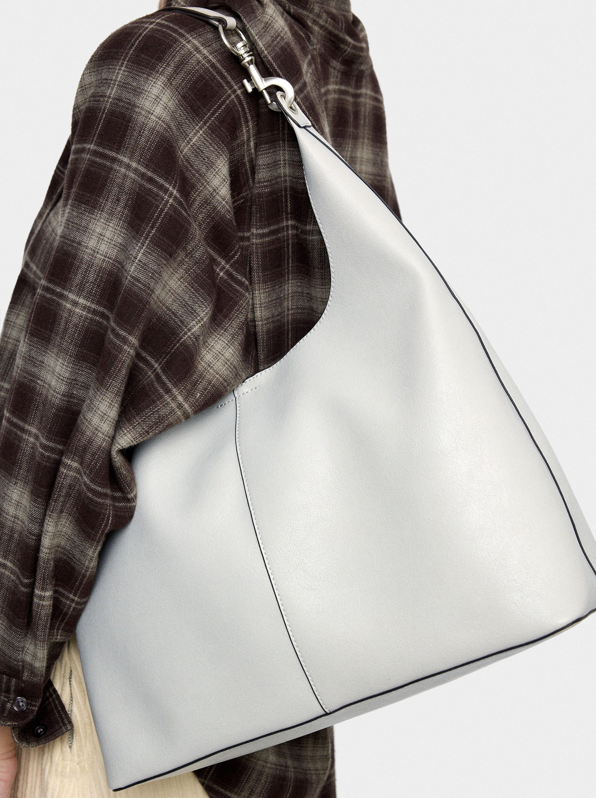 Bolso Liso Estilo Hobo