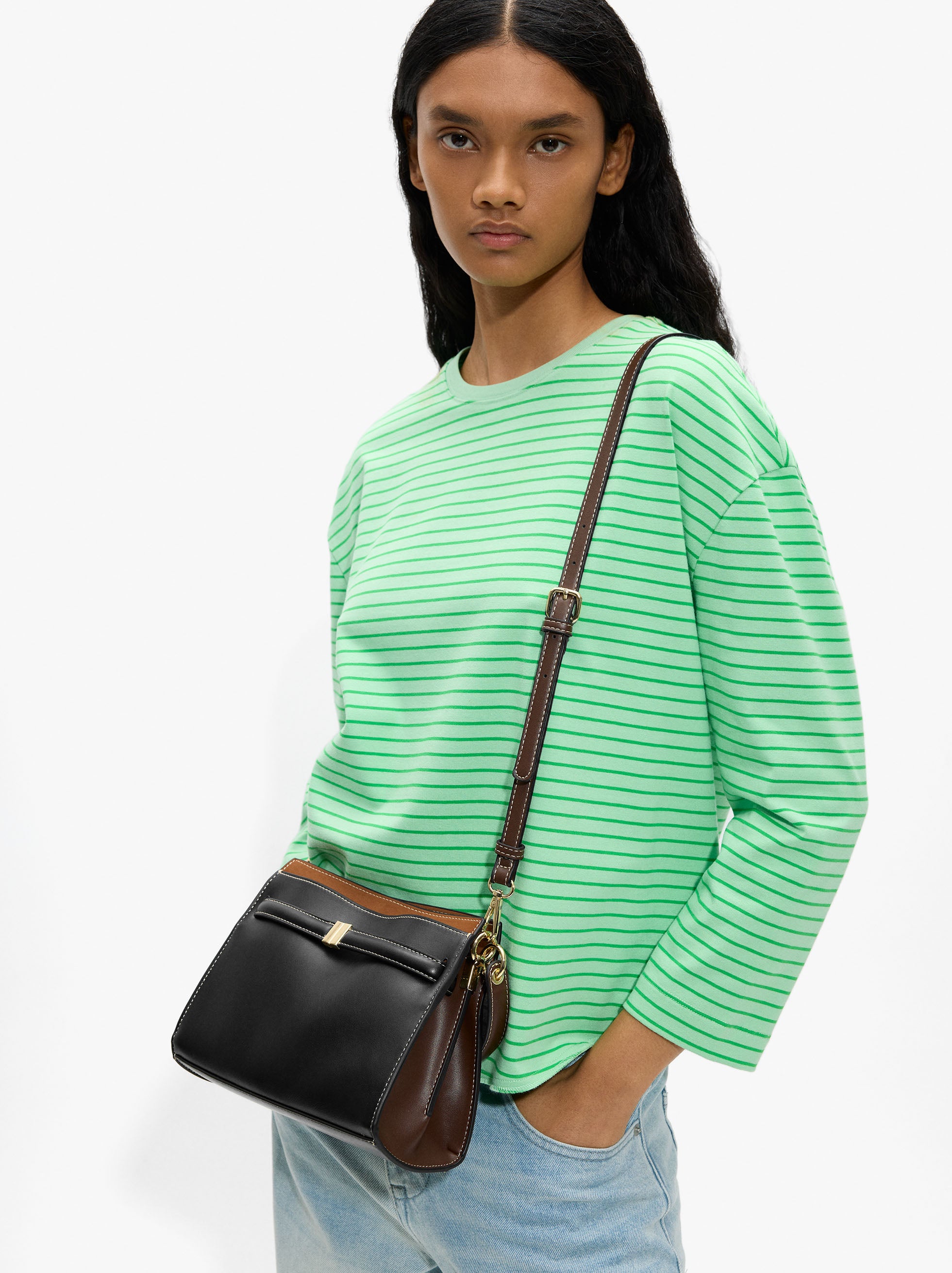Bolso De Mano Liso Con Bandolera