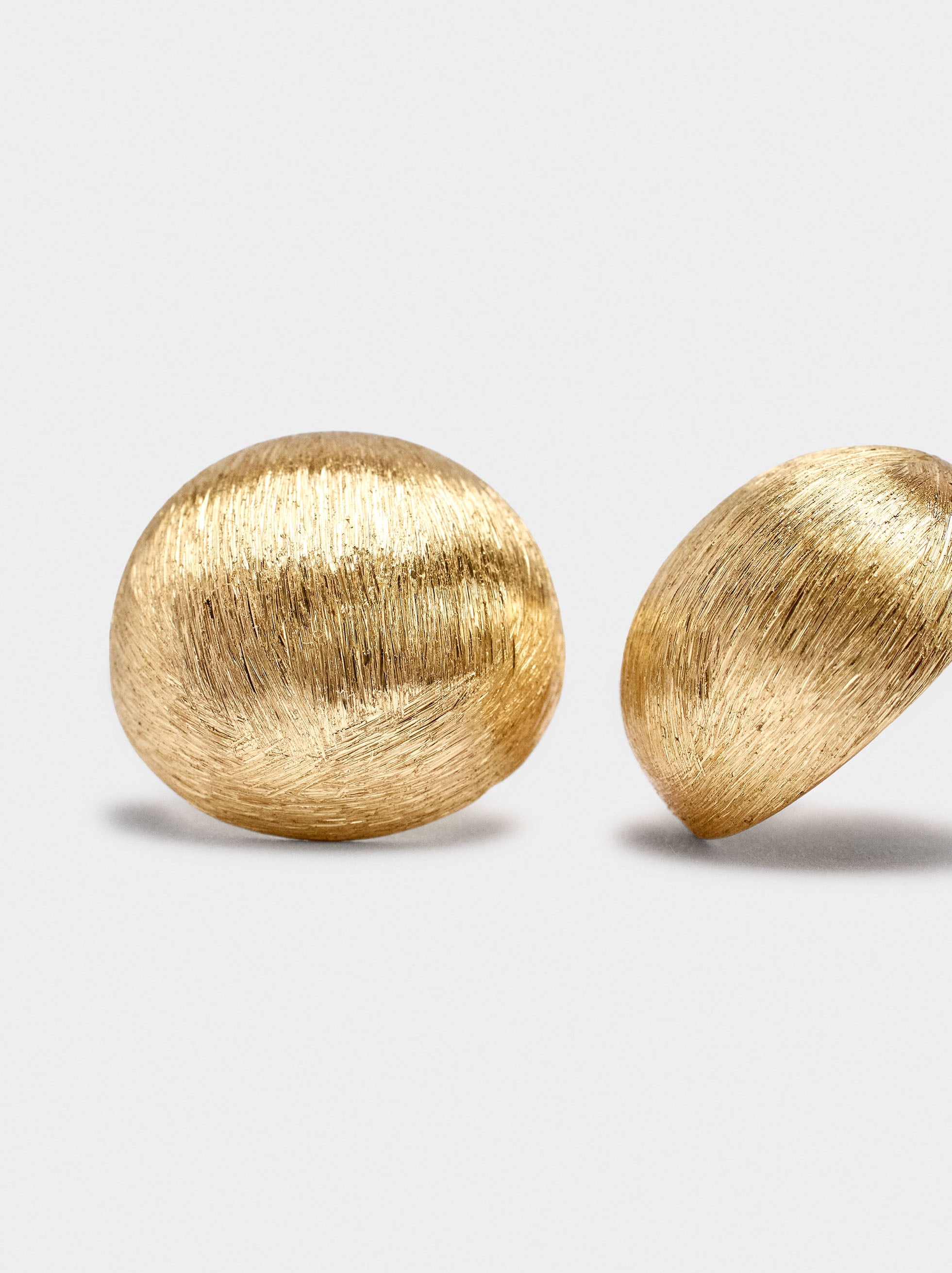 Pendientes Con Media Esfera