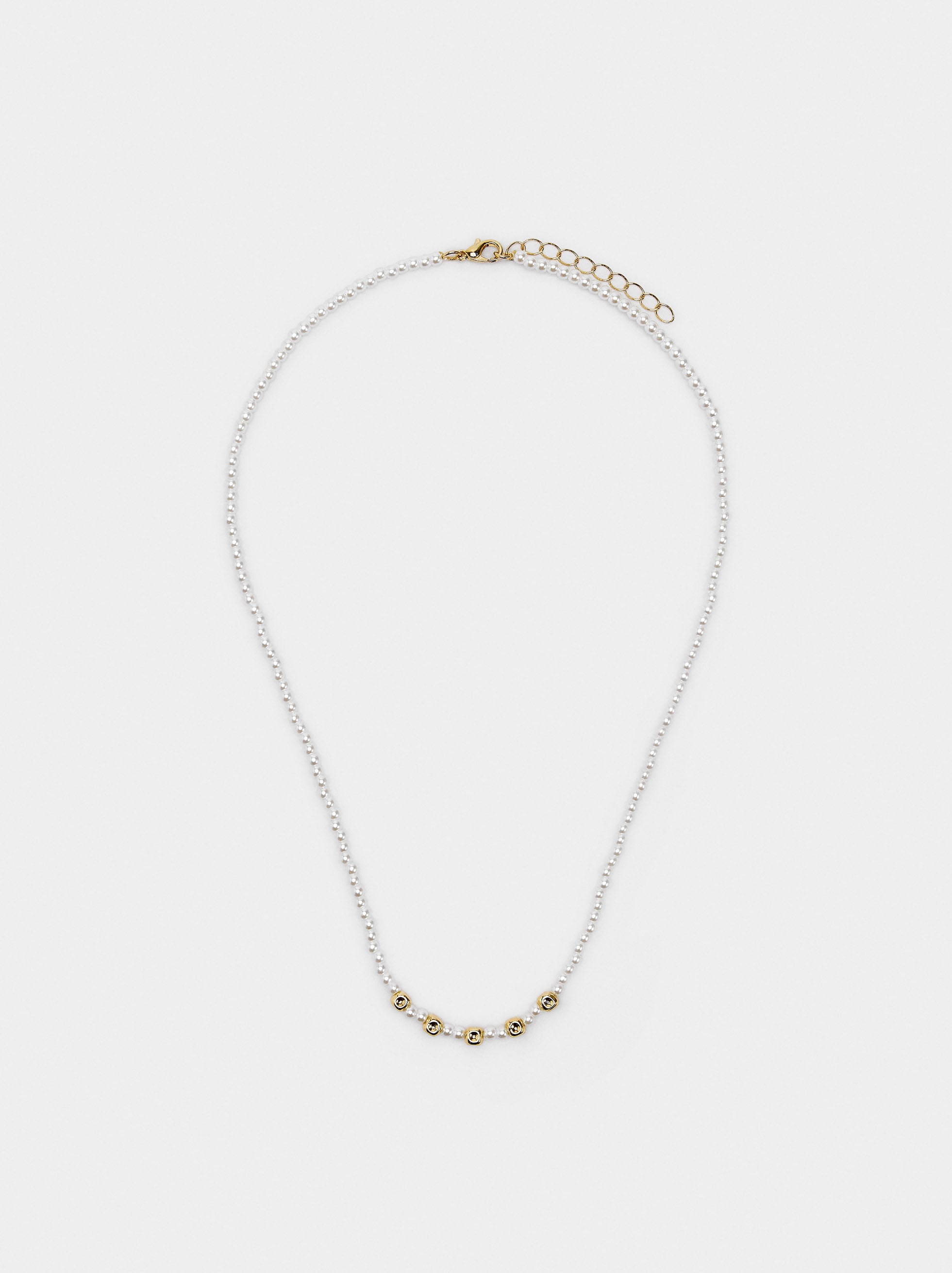 Collar Corto Con Perlas