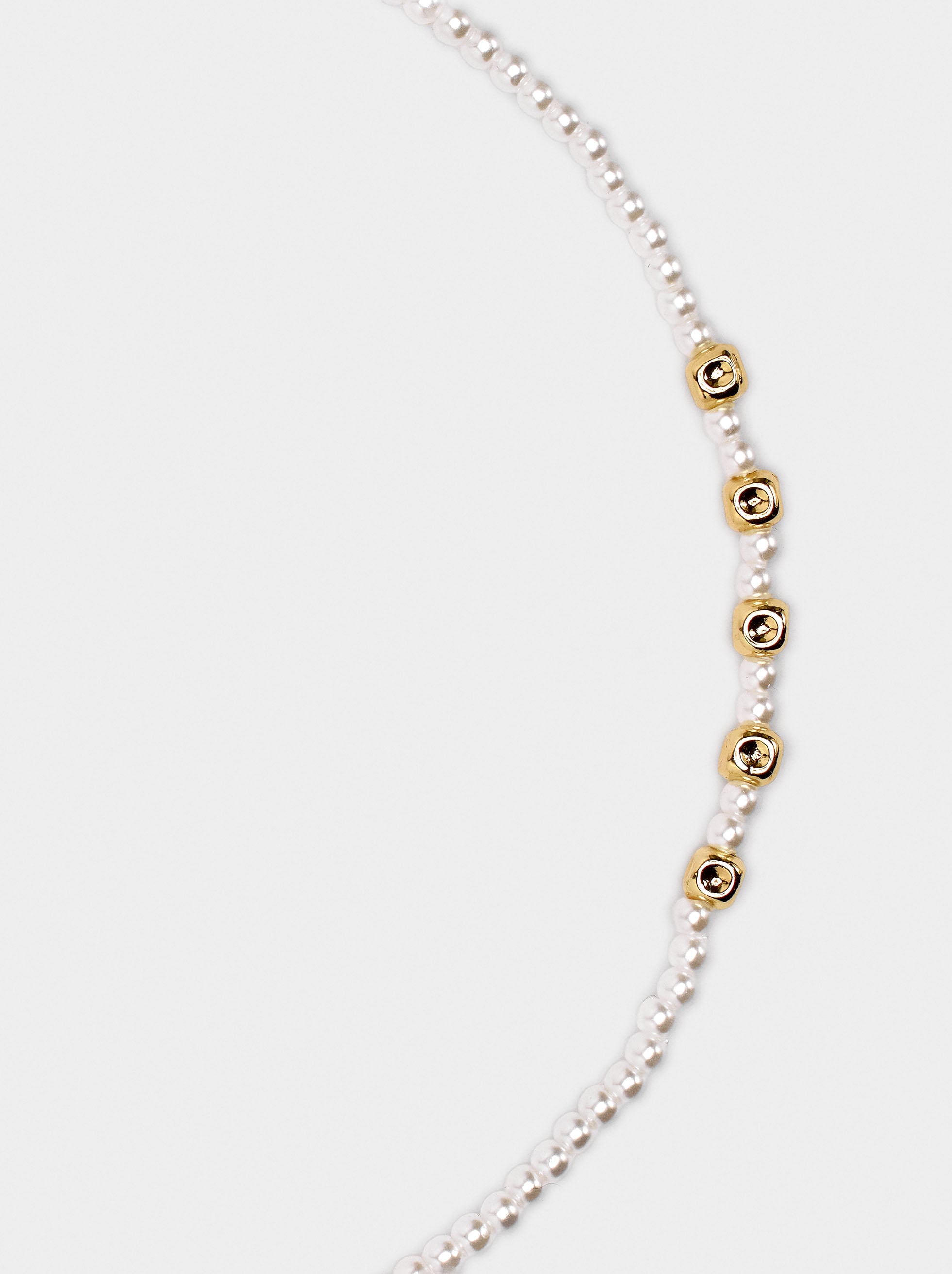 Collar Corto Con Perlas