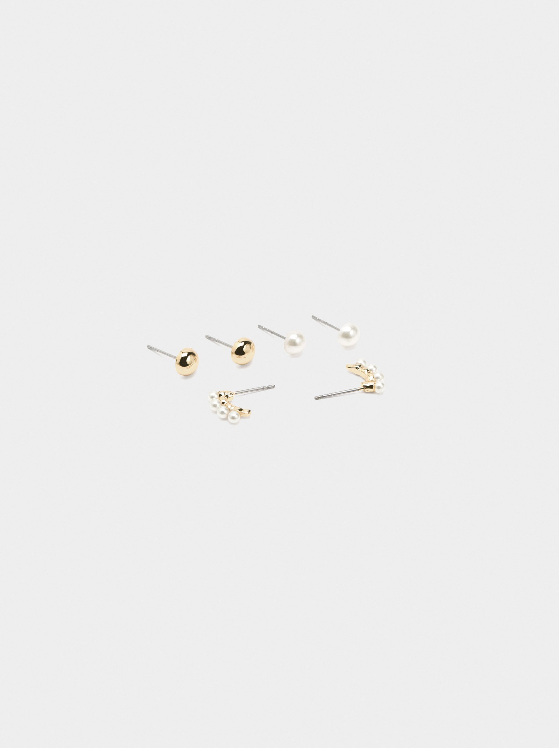 Pendientes Cortos Con Perlas