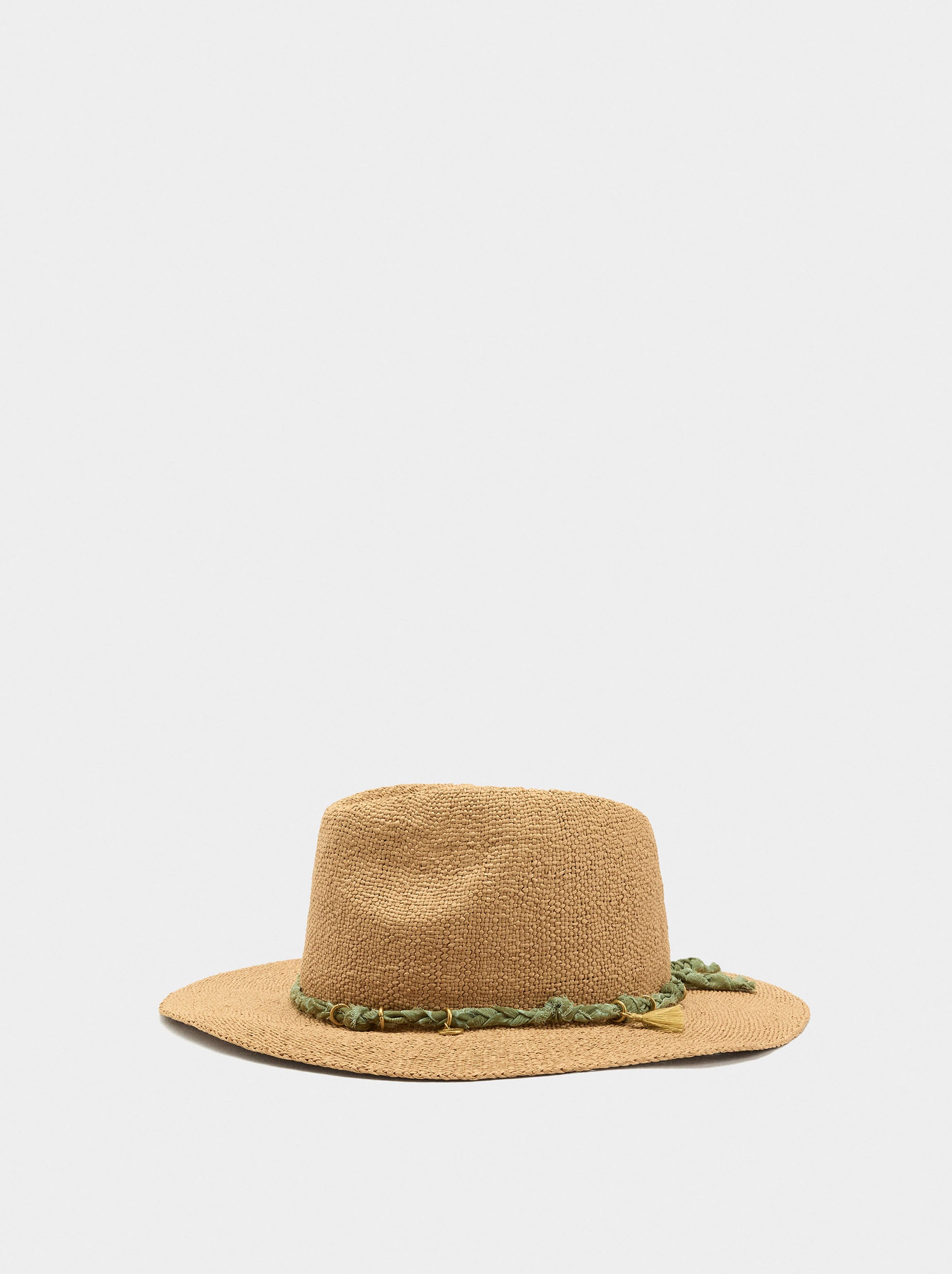 Sombrero Efecto Rafia Con Cordón Y Charms