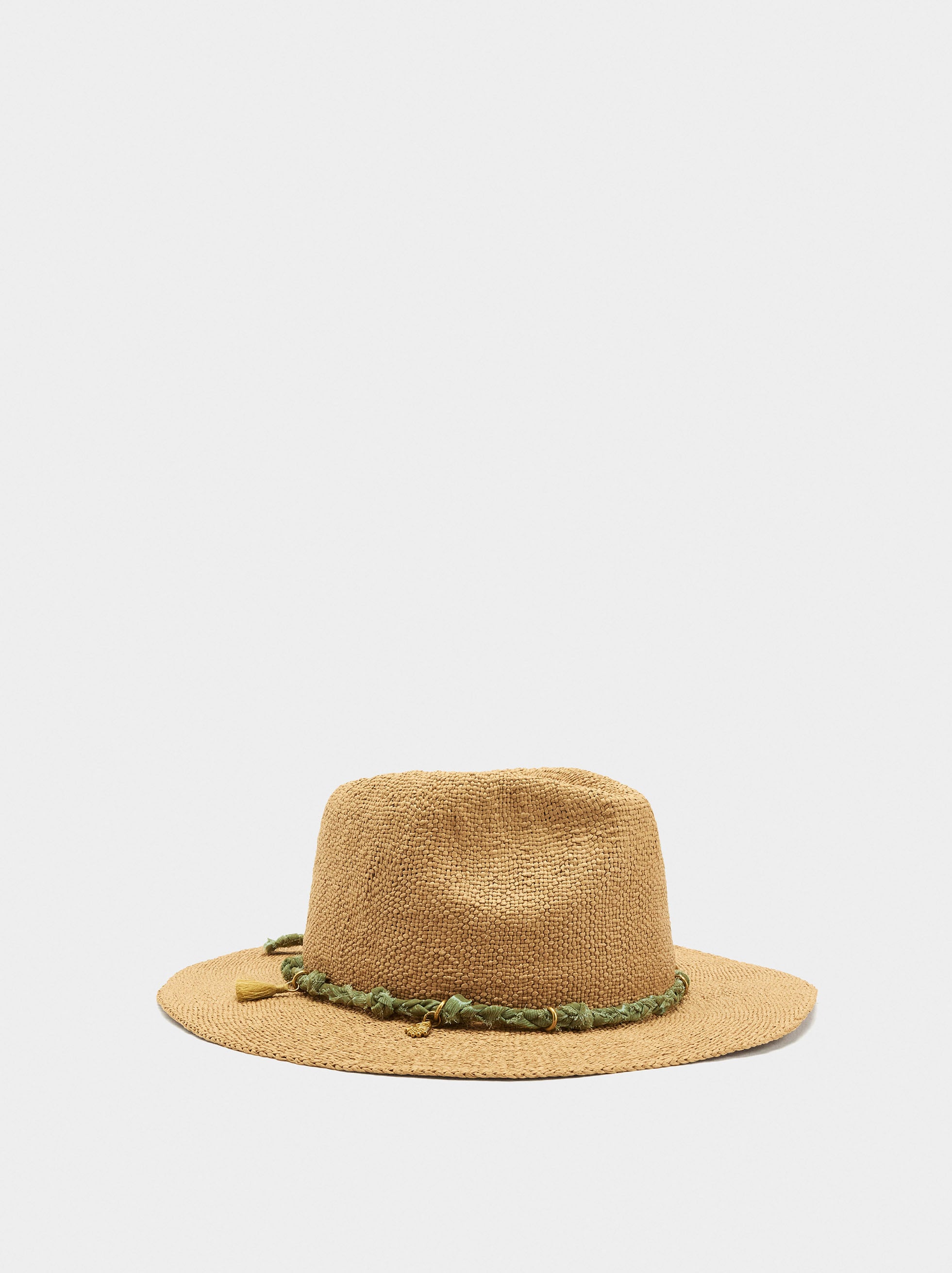 Sombrero Efecto Rafia Con Cordón Y Charms