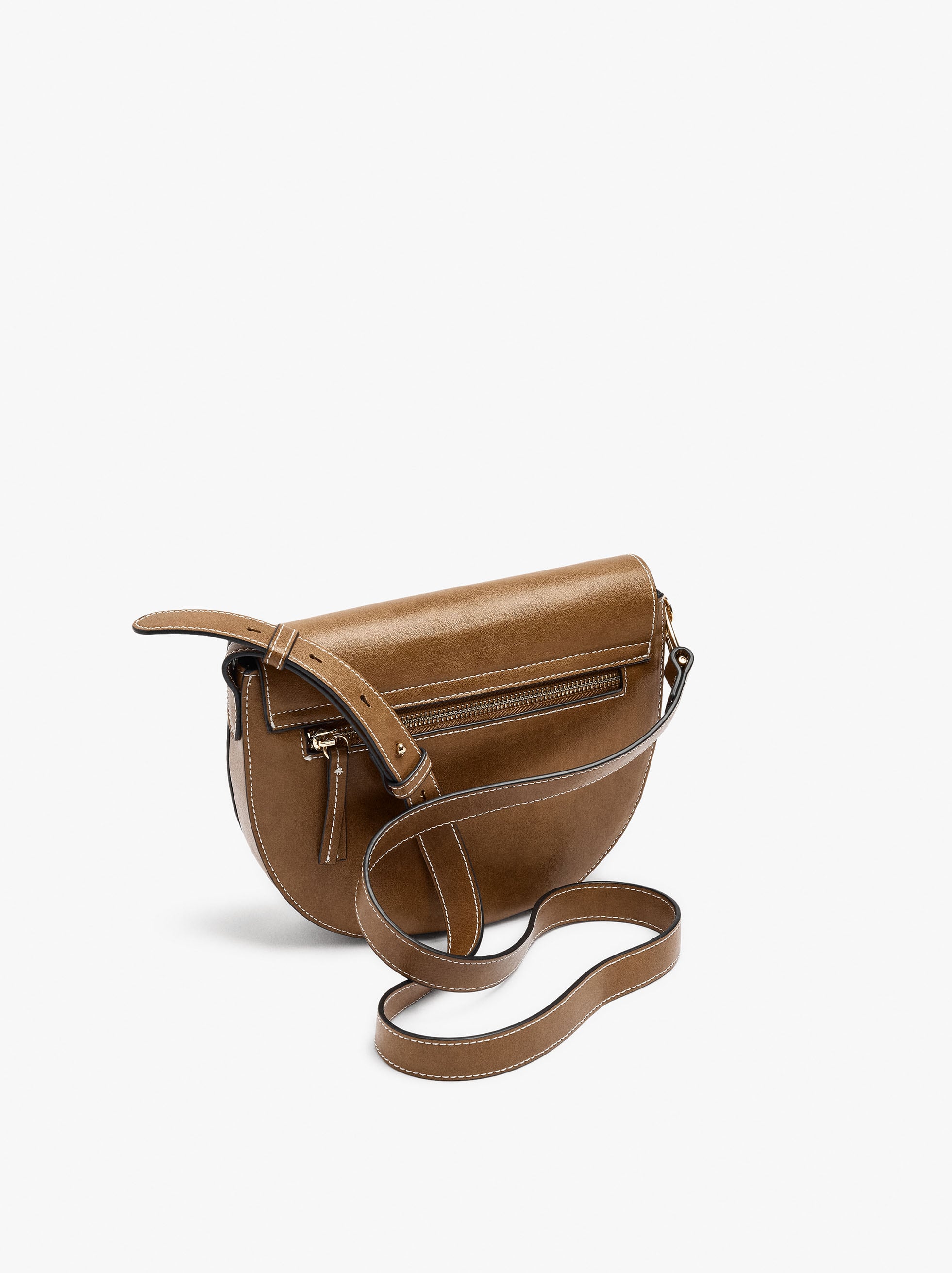 Bolso Bandolera Ovalado Con Solapa