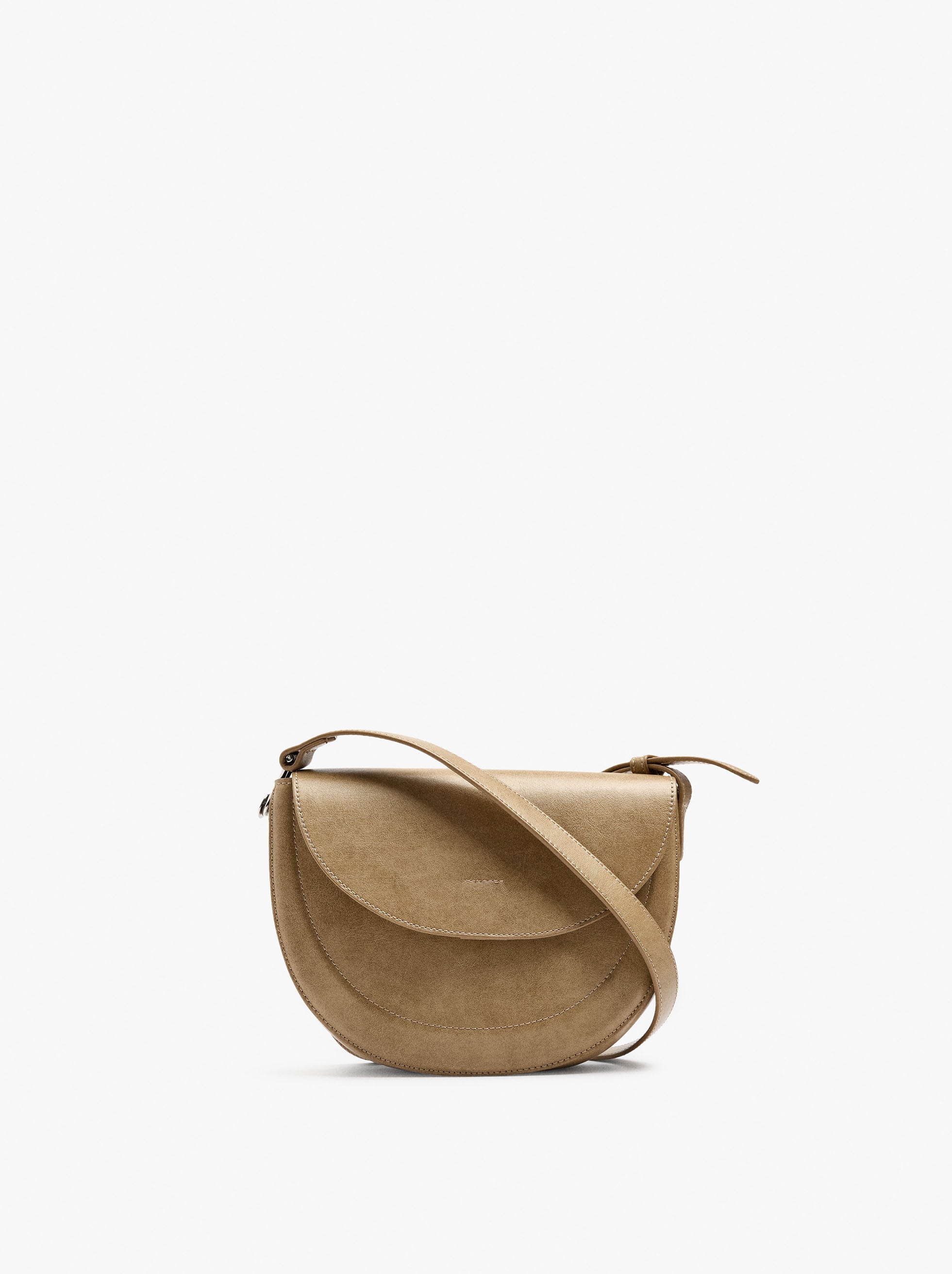 Bolso Bandolera Ovalado Con Solapa