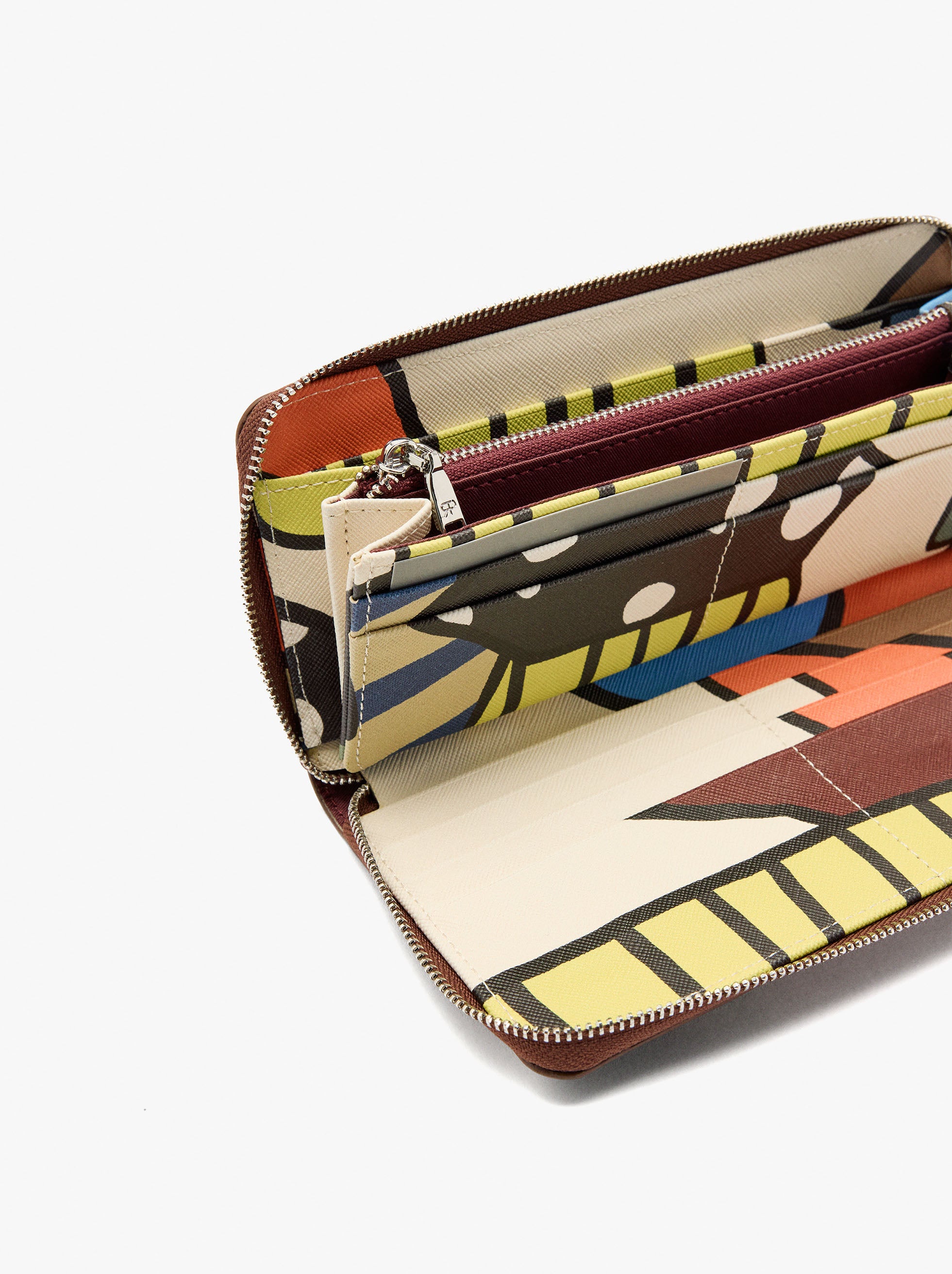 Cartera Estampada Con Textura