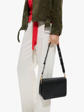 Bolso Bandolera Con Textura Y Solapa