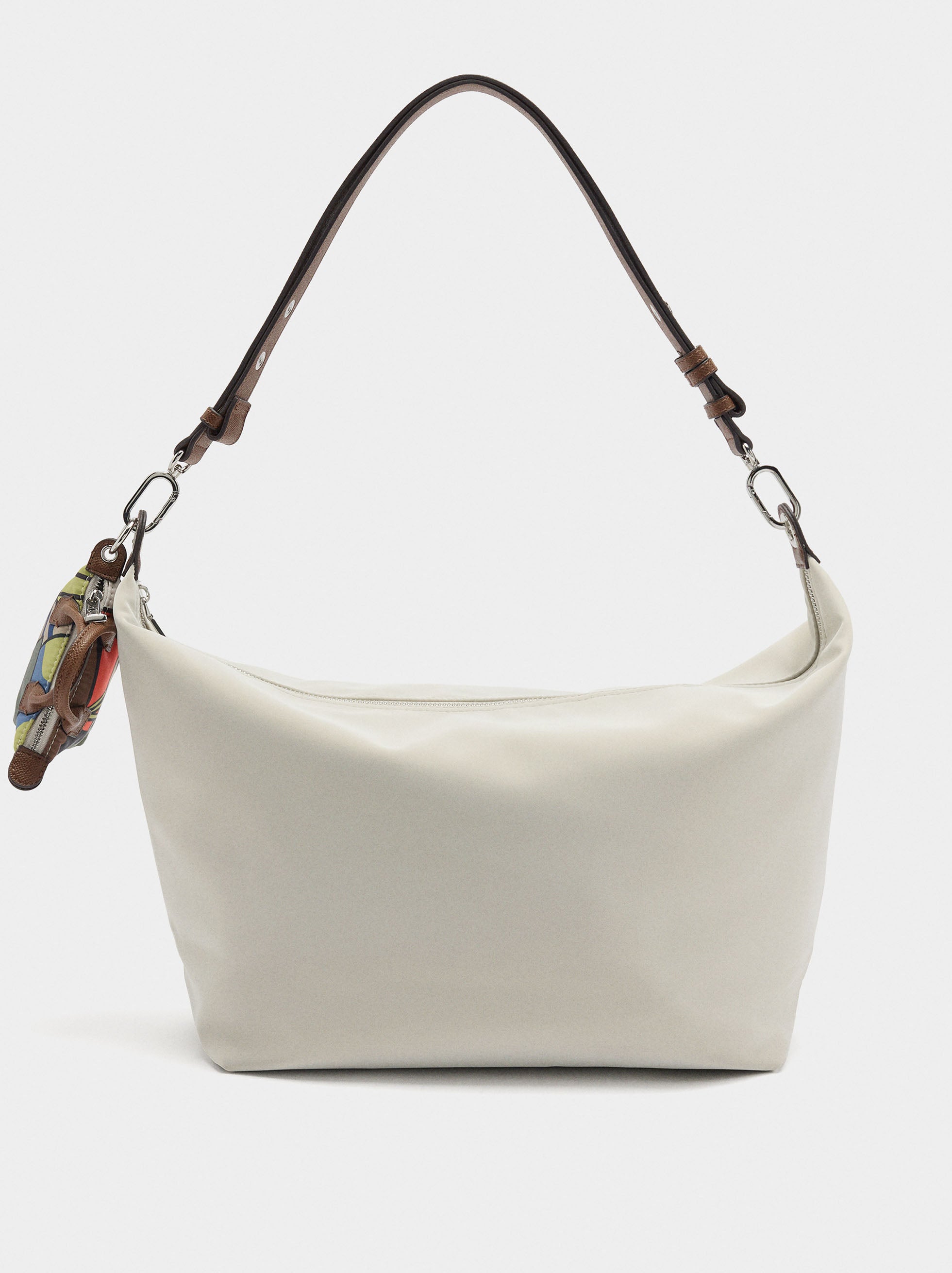 Bolso De Hombro Textura Suave Con Pendiente