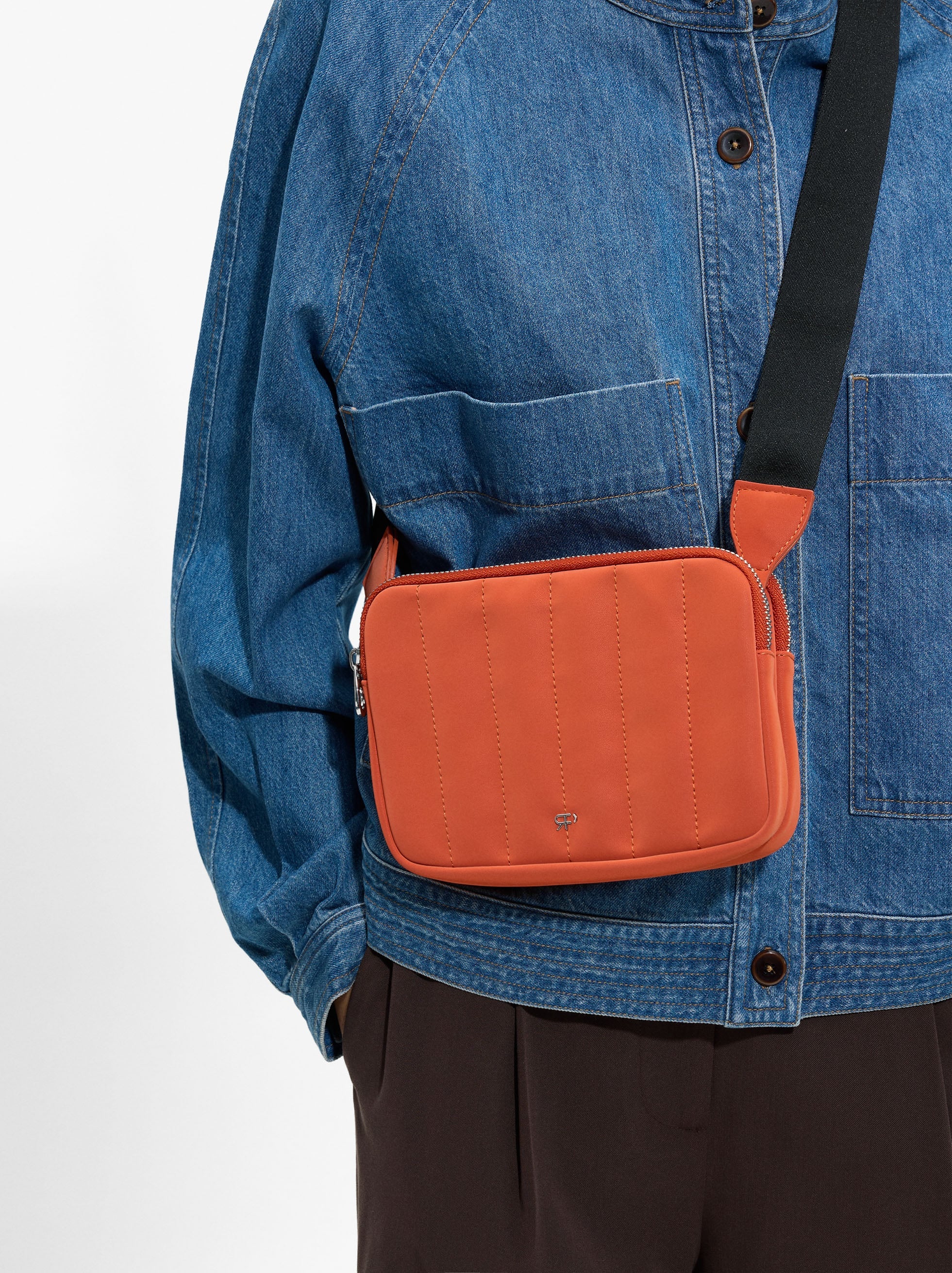 Bolso Bandolera Acolchada Textura Suave
