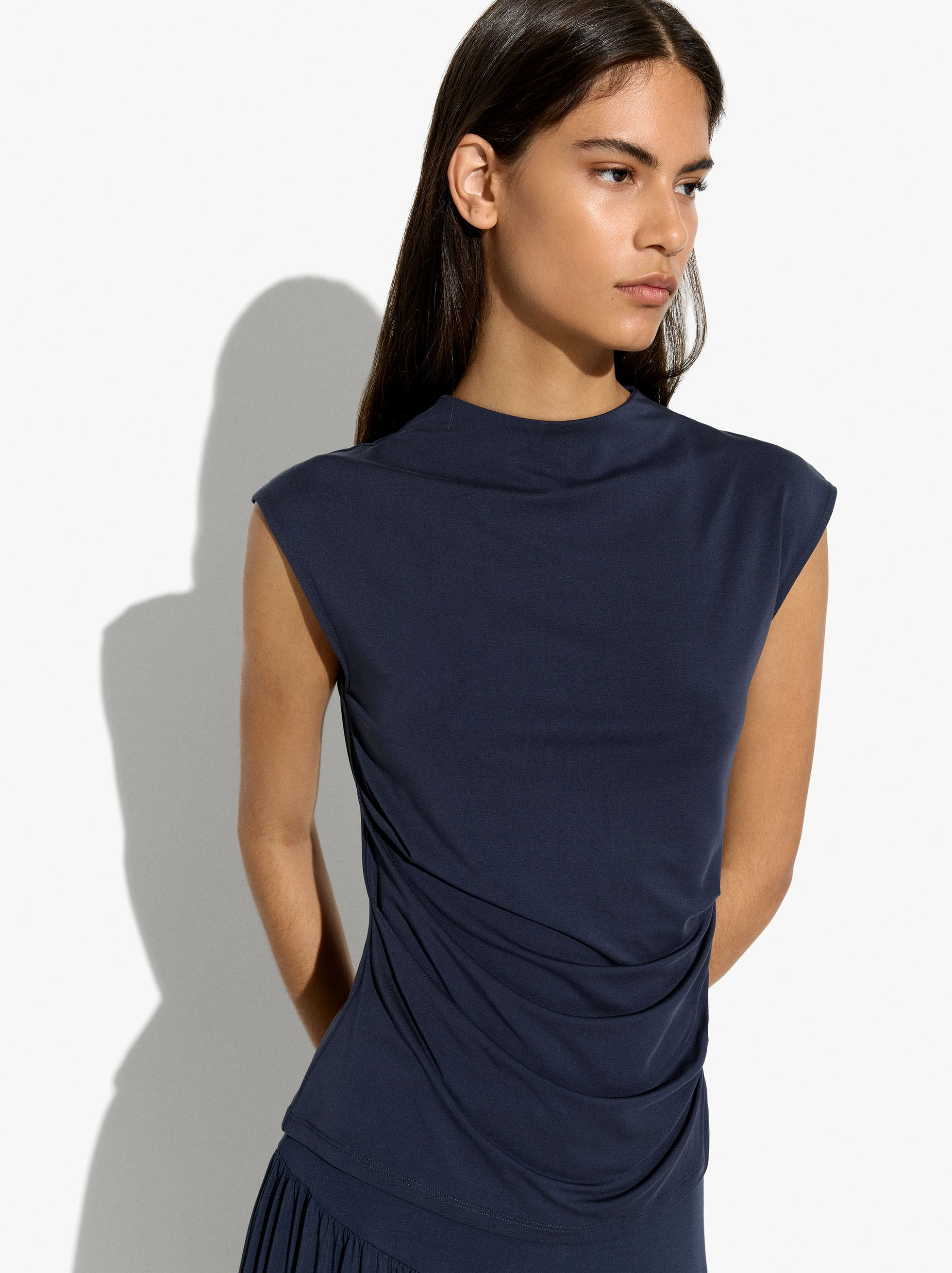 Top Liso Con Fruncidos