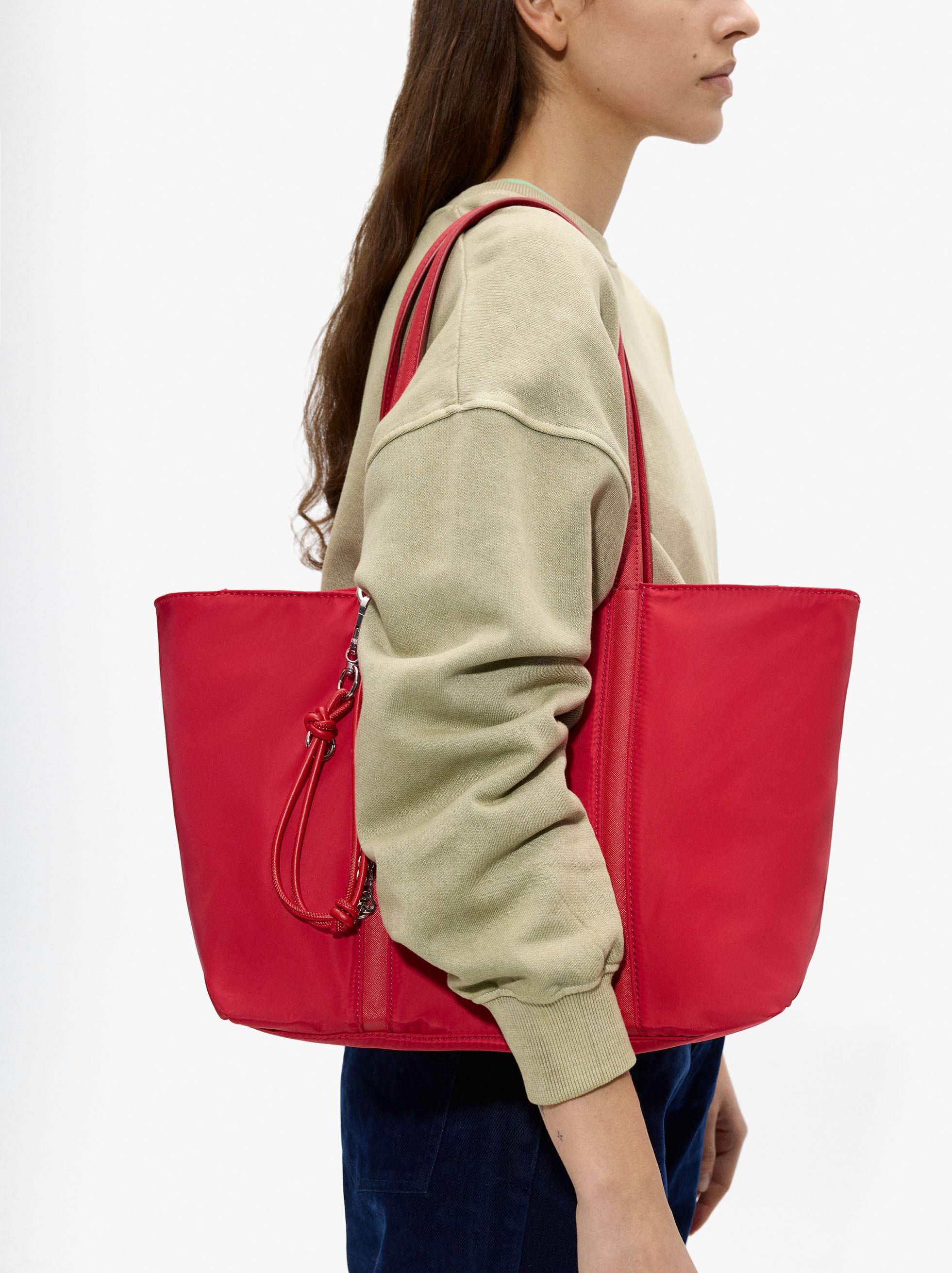 Bolso Shopper De Nylon Con Colgante