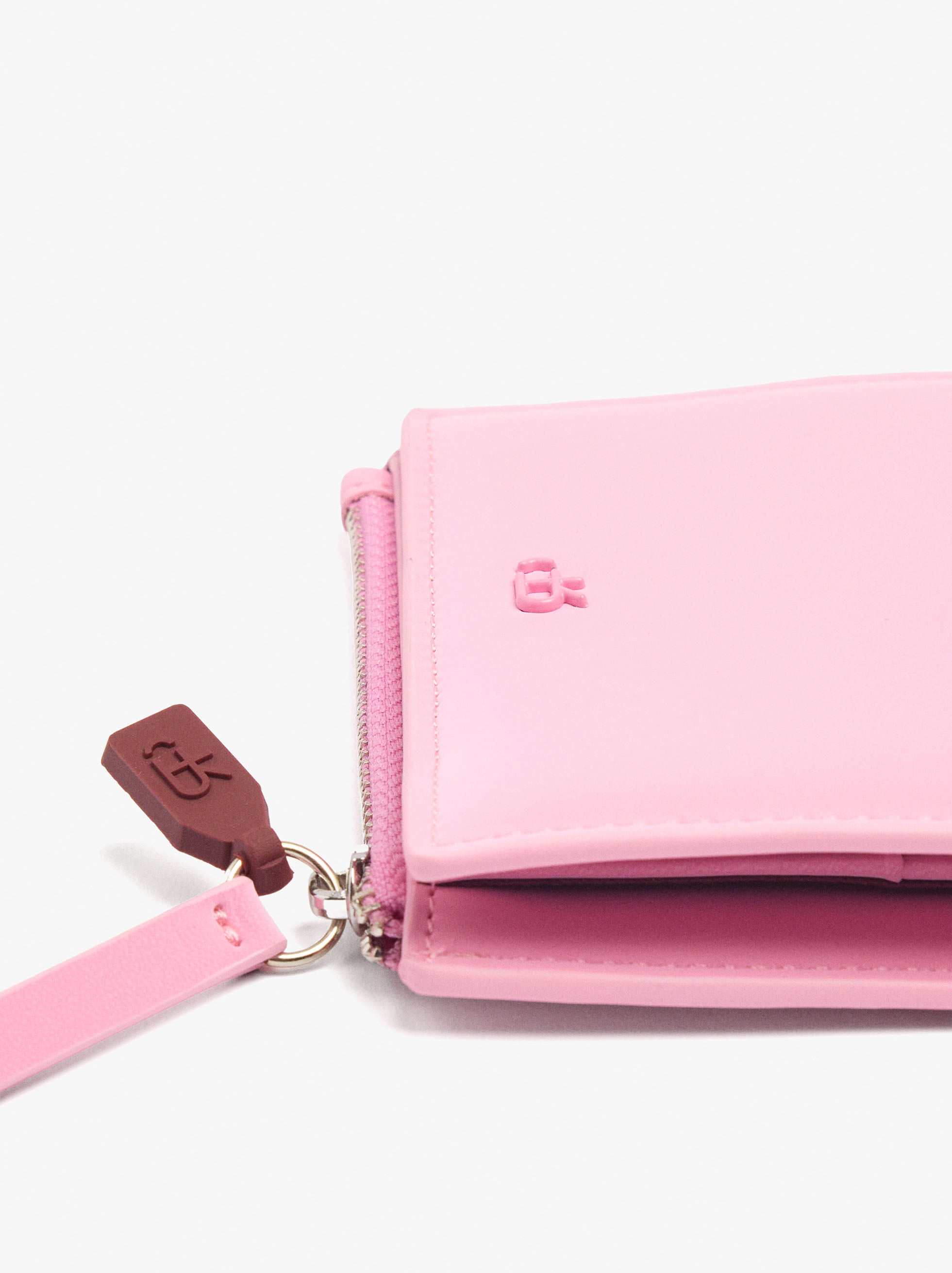 Cartera Con Textura Suave