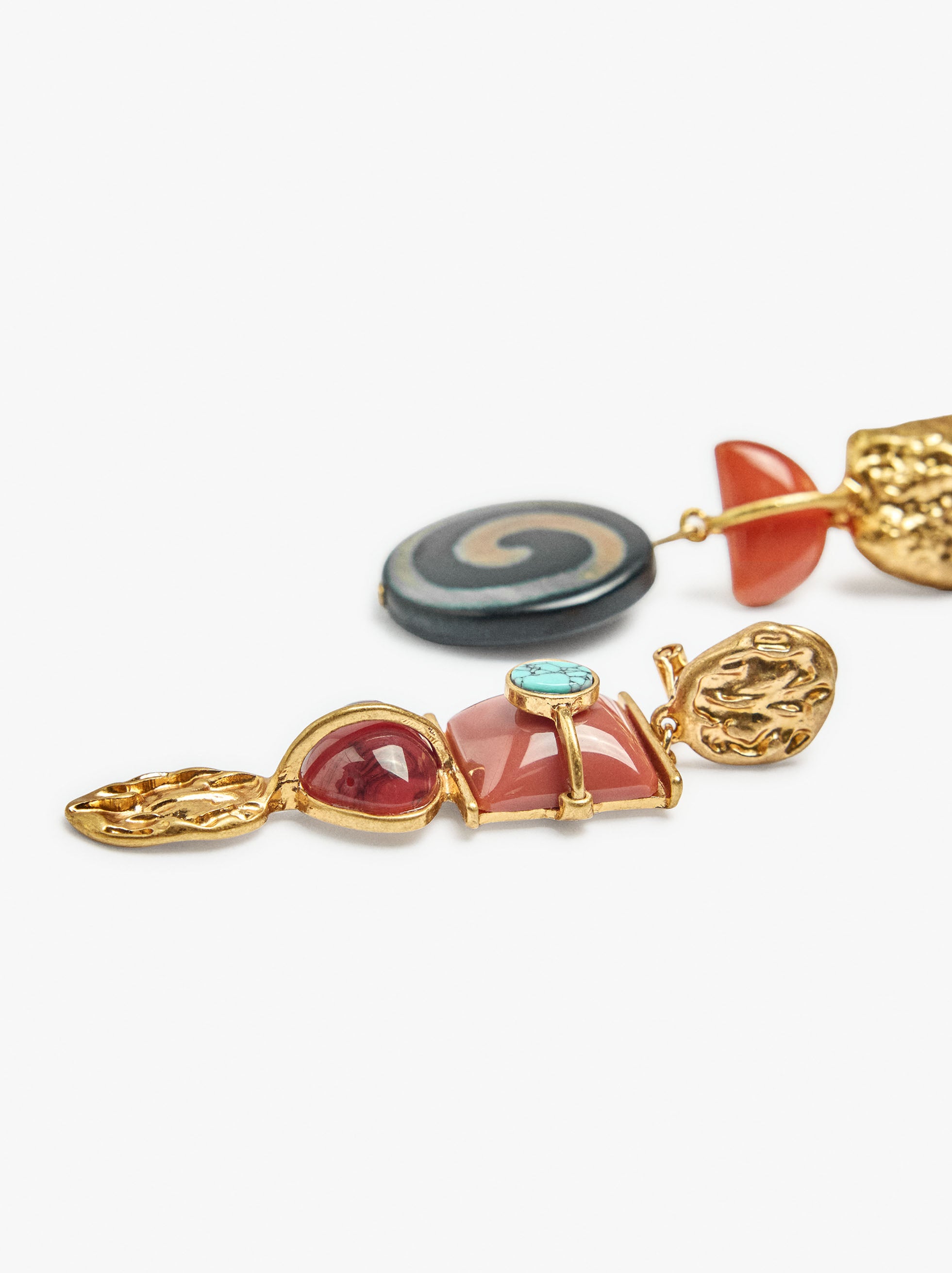 Pendientes Asimétricos Con Piedras