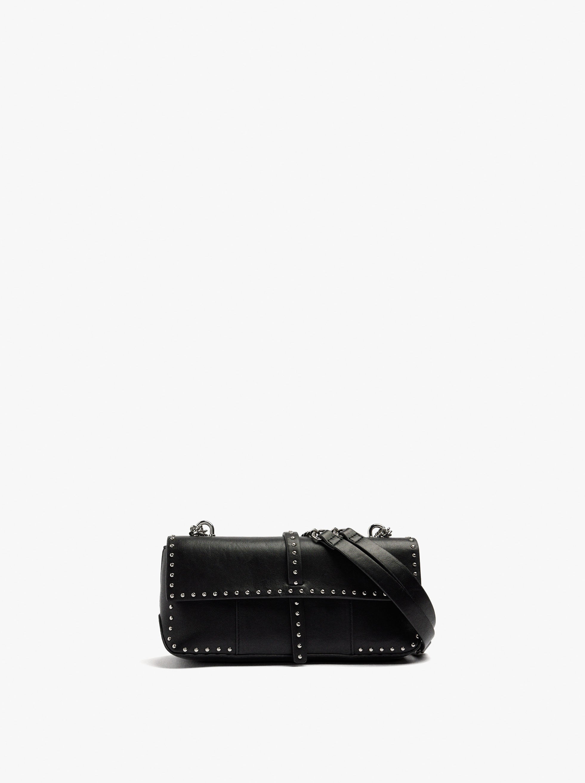 Bolso De Hombro Con Solapa Y Tachuelas