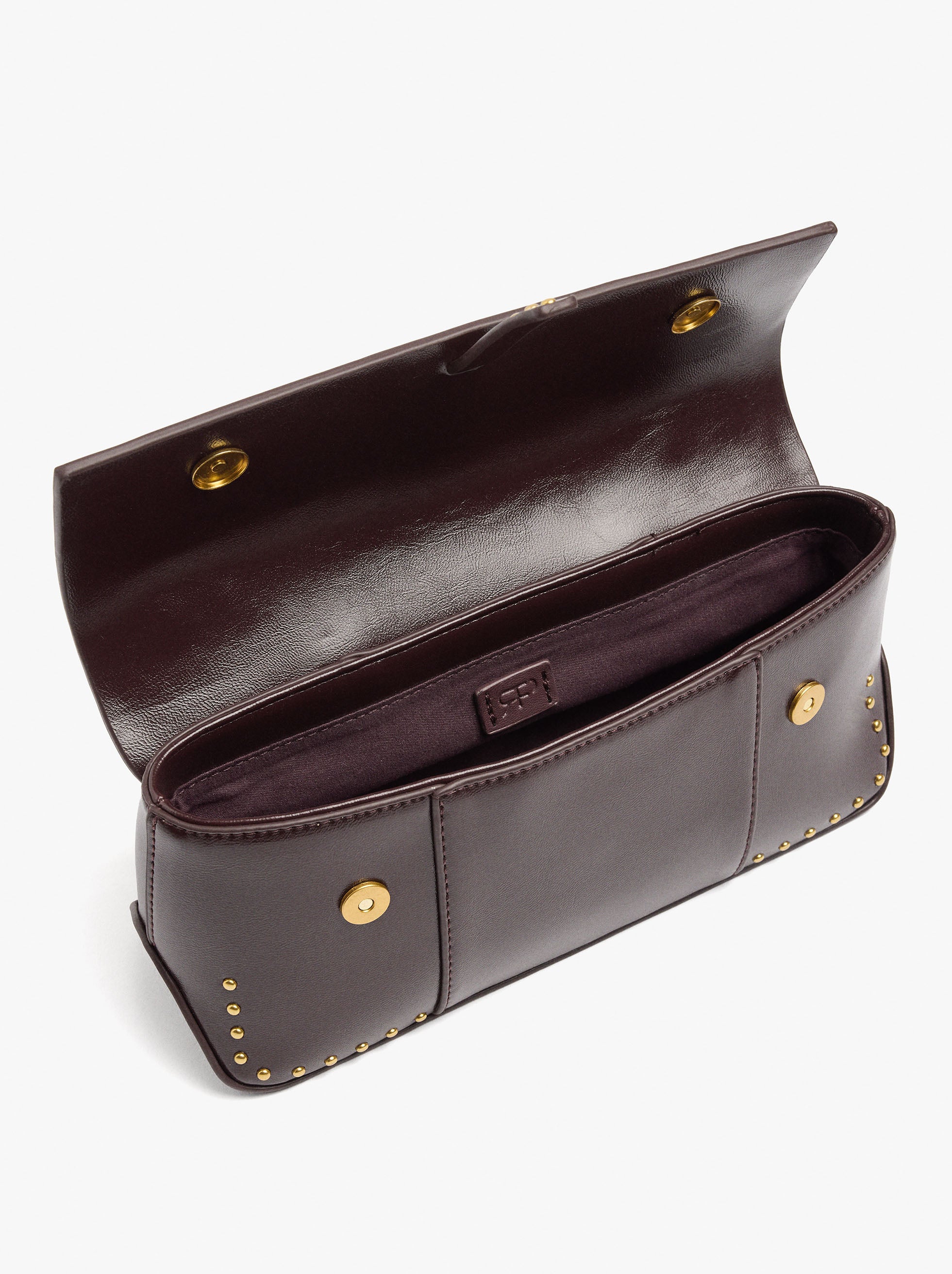 Bolso De Hombro Con Solapa Y Tachuelas